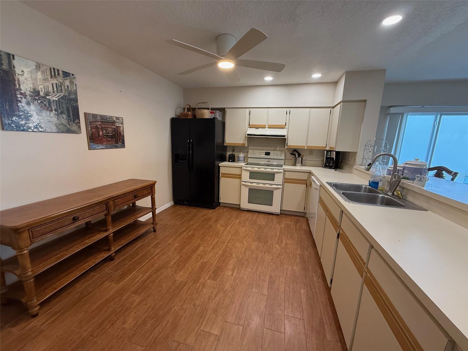 PARK BEACH CLUB - Residential Lease