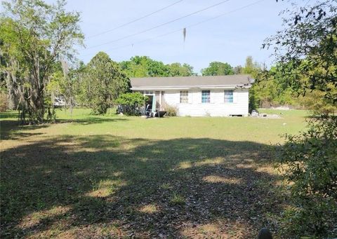 Photo of 2607 NE 140th Street, Citra, FL 32113 (MLS # OM710803)