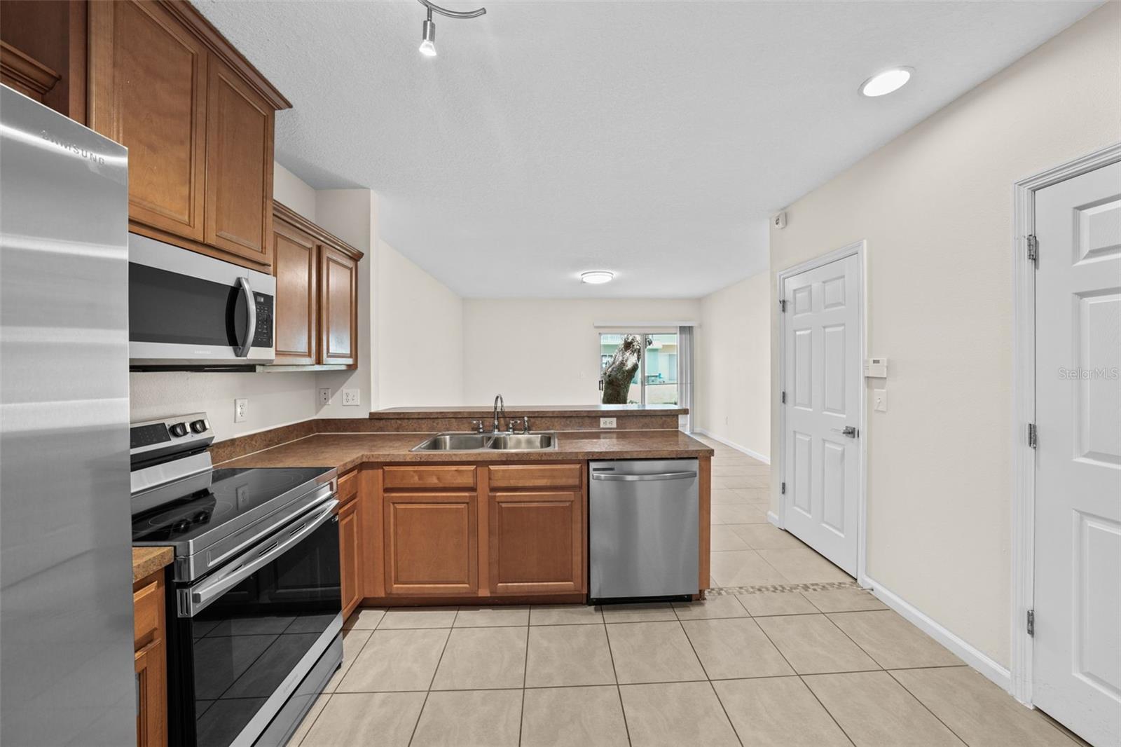 NATURE TERRACE TOWNHOMES - Residential Lease