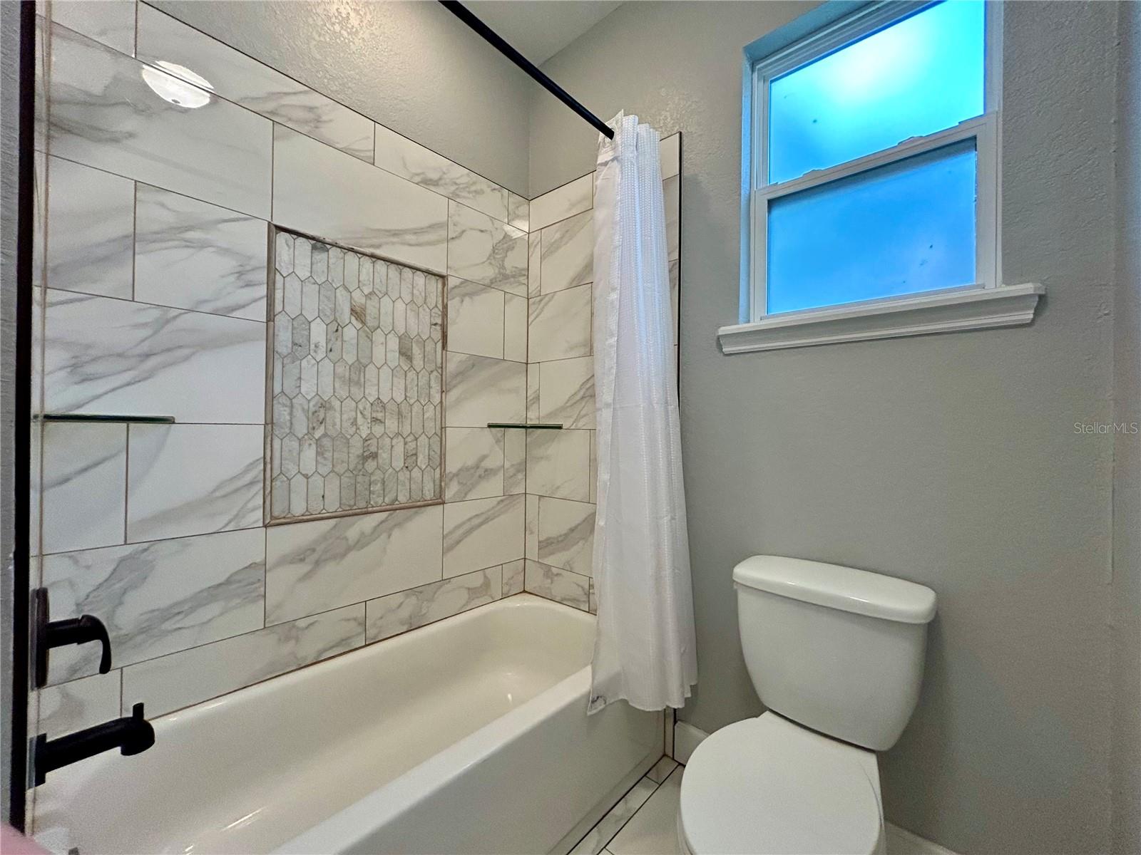 LAKE WALES HEIGHTS - Residential Lease