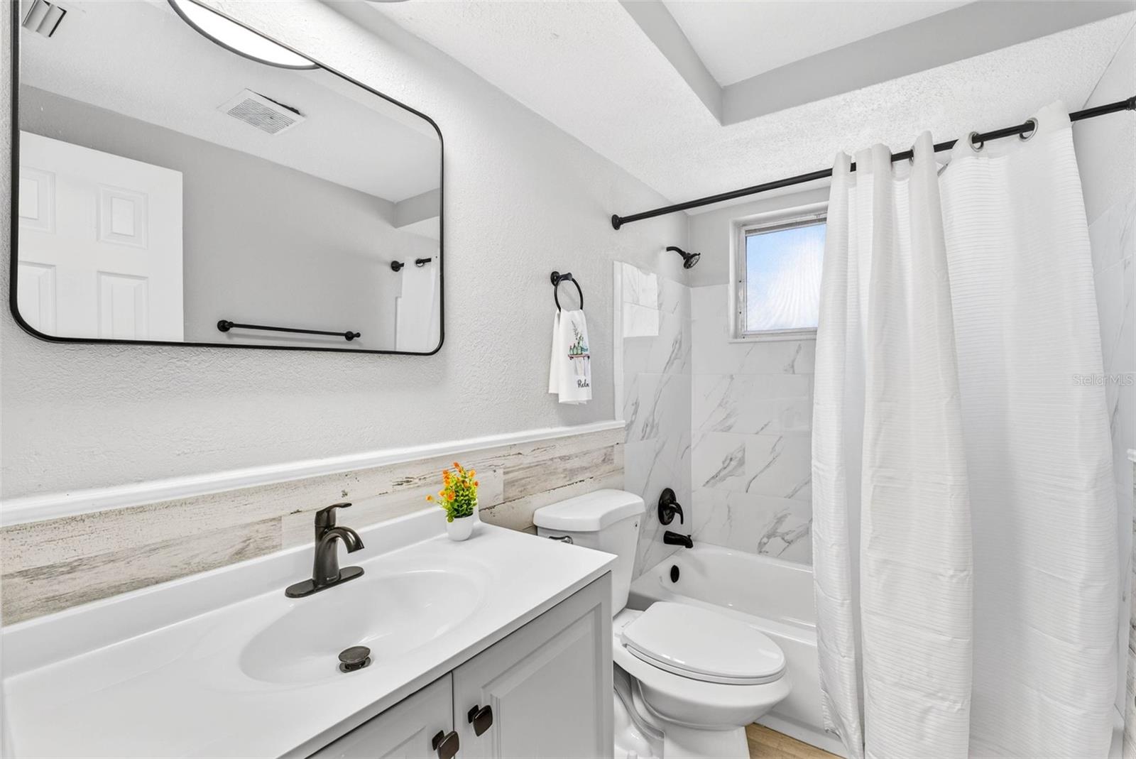 REGENCY PARK - Residential