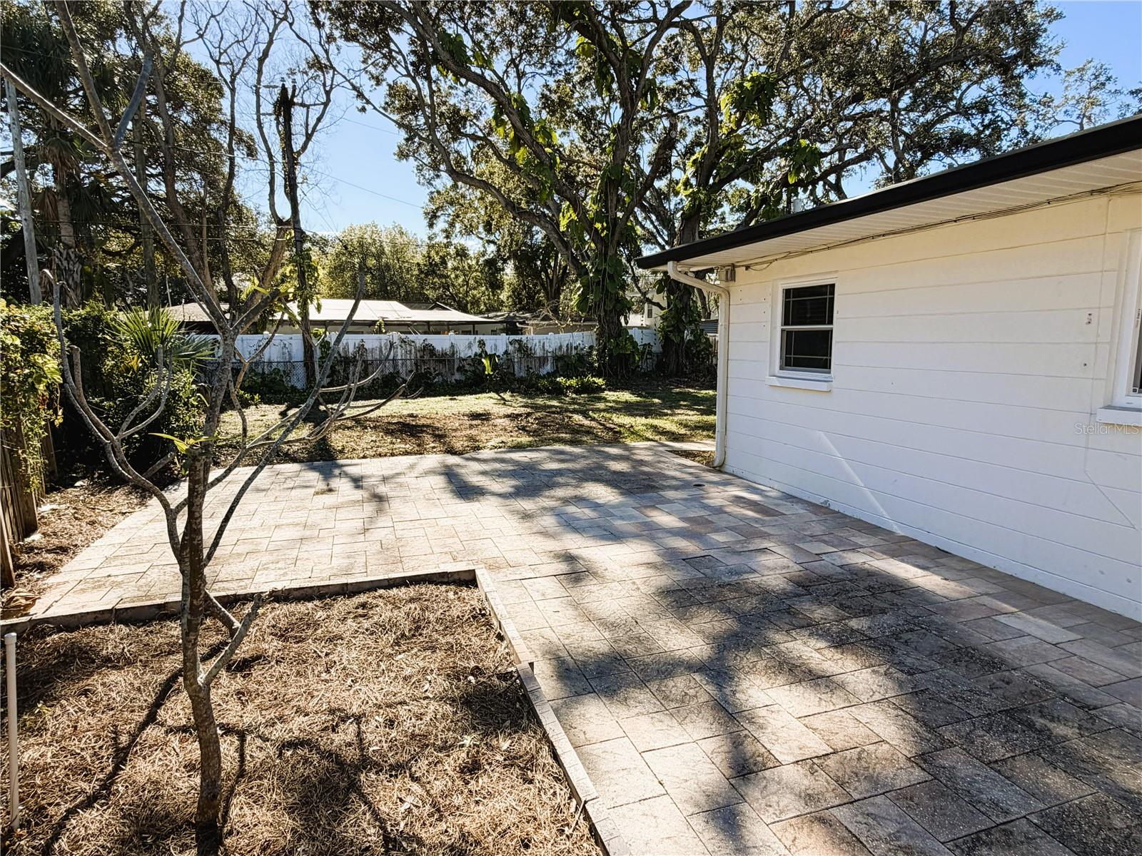 SUNSET PARK - Residential Lease