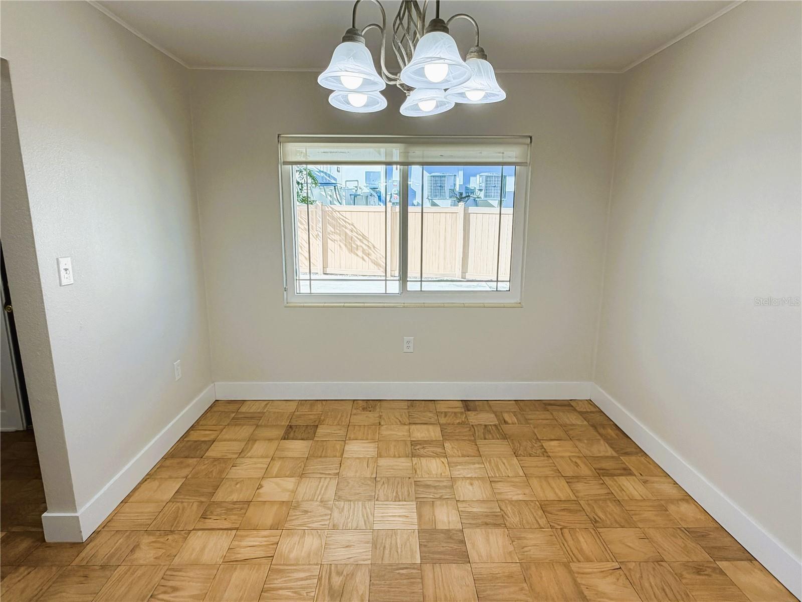 SUNSET PARK - Residential Lease