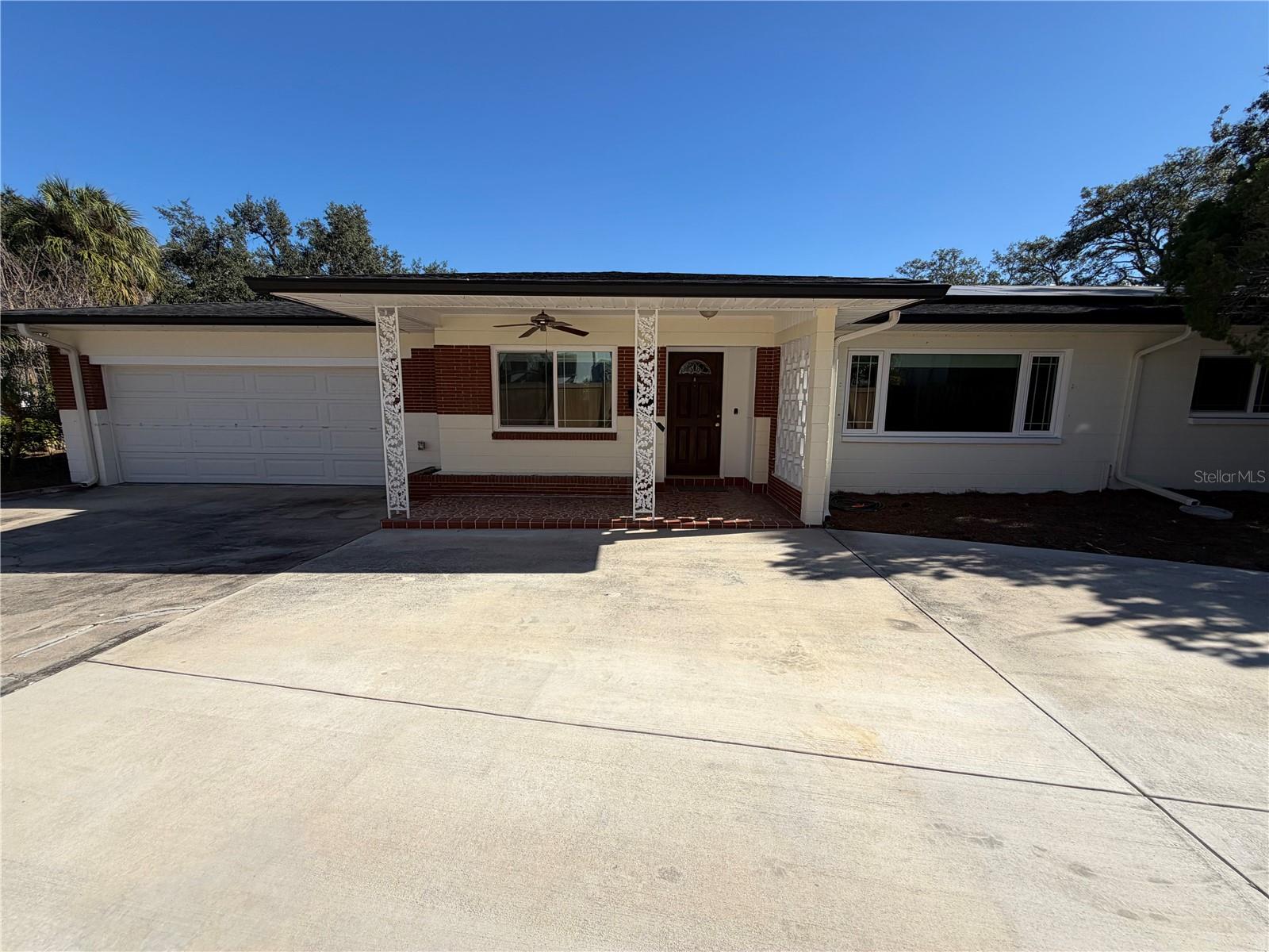 SUNSET PARK - Residential Lease