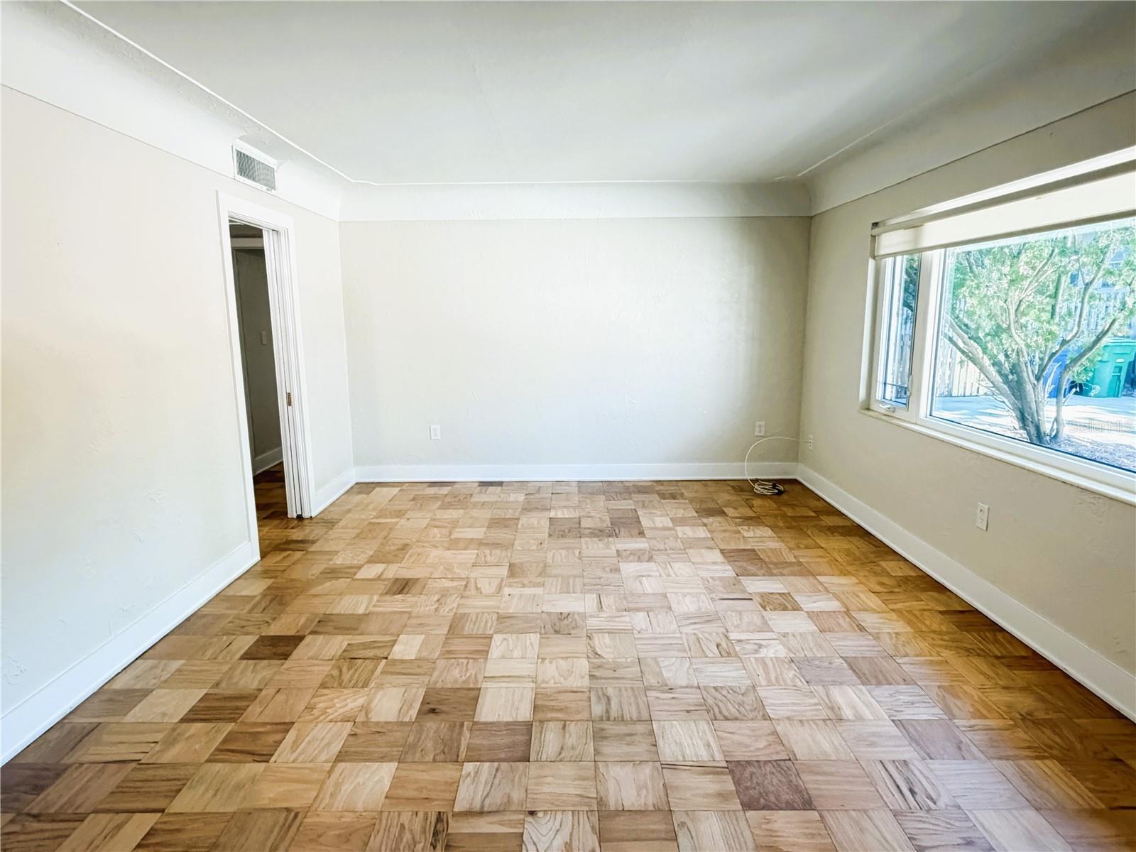 SUNSET PARK - Residential Lease