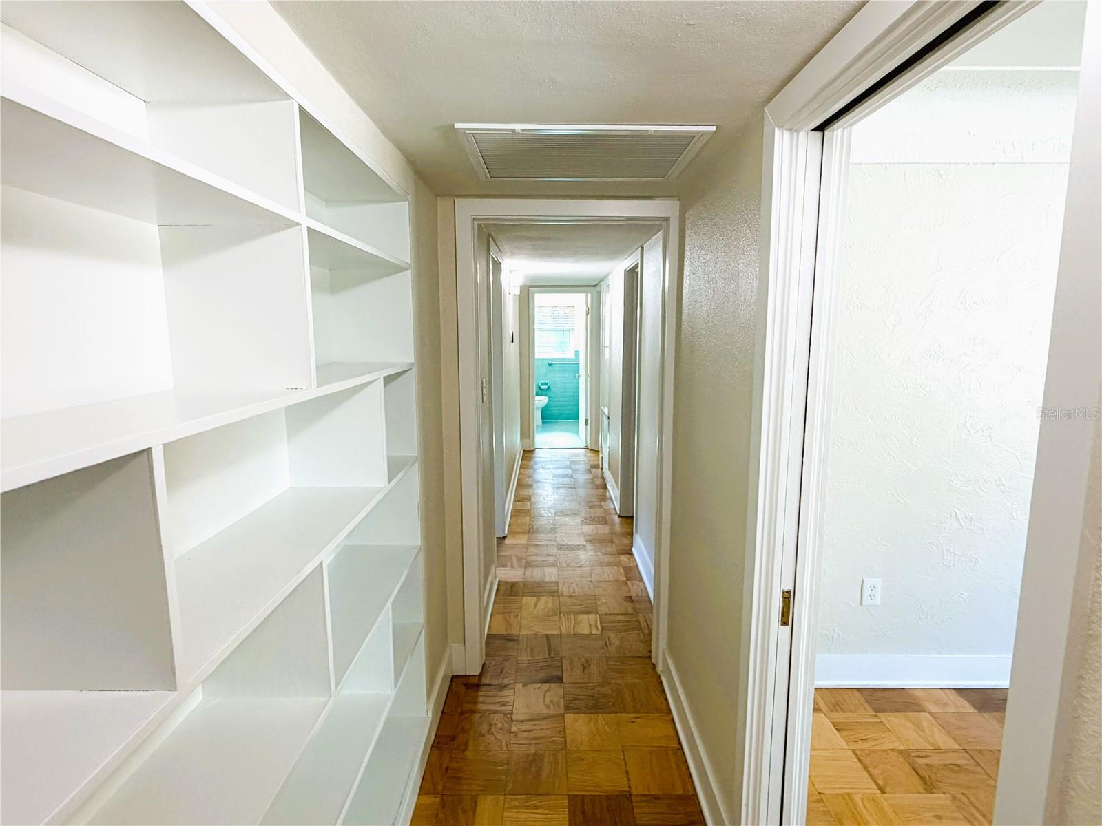 SUNSET PARK - Residential Lease