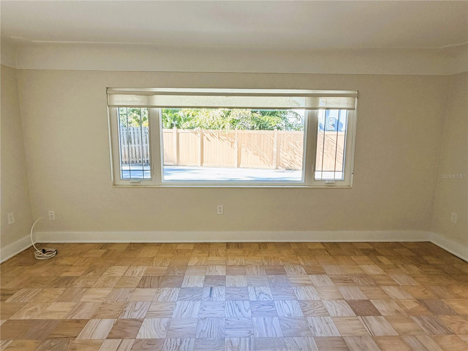 SUNSET PARK - Residential Lease