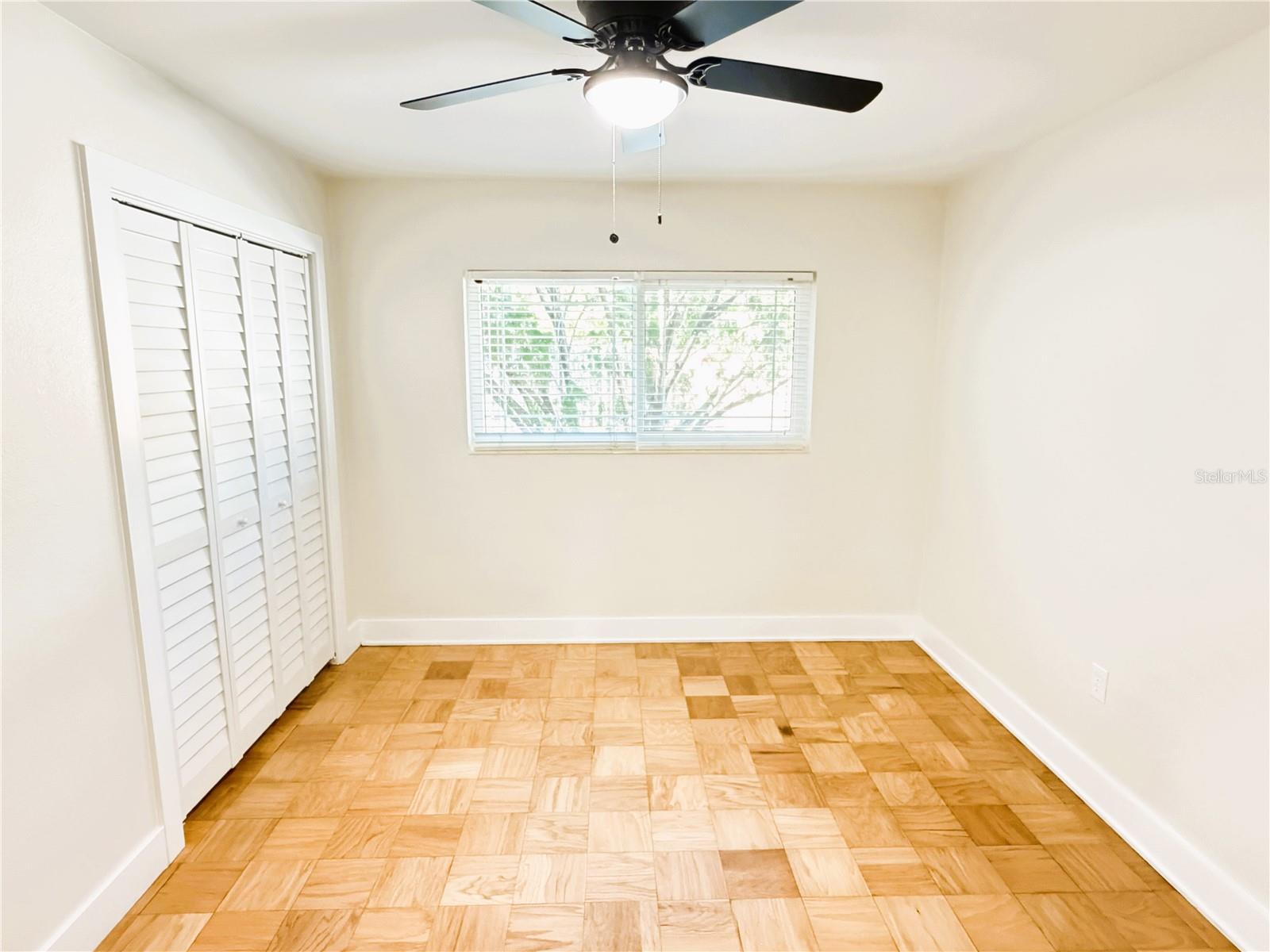 SUNSET PARK - Residential Lease