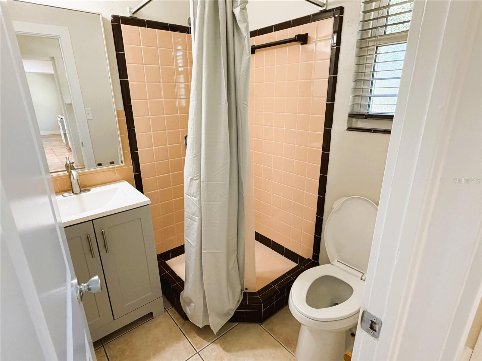 SUNSET PARK - Residential Lease