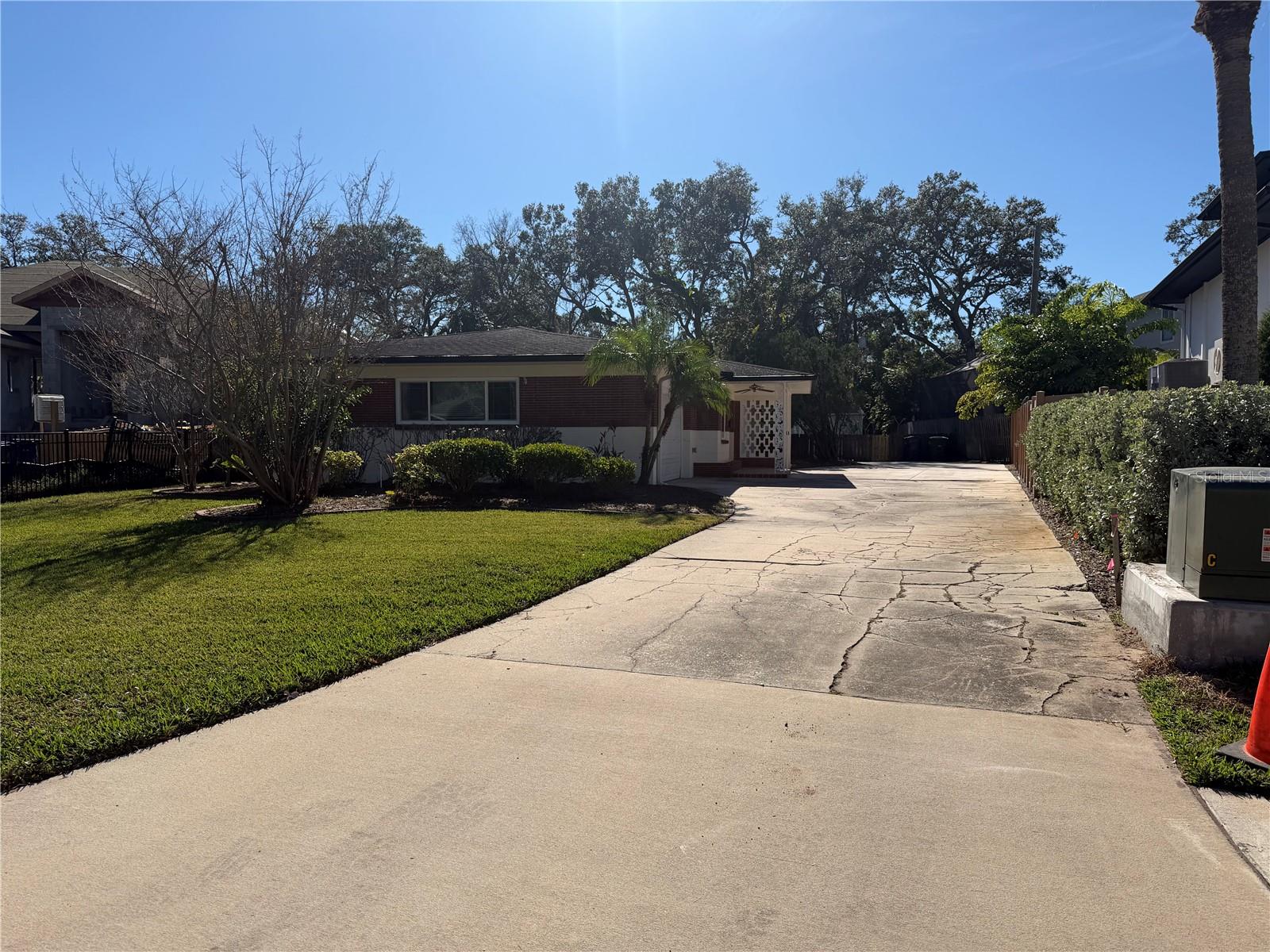 SUNSET PARK - Residential Lease