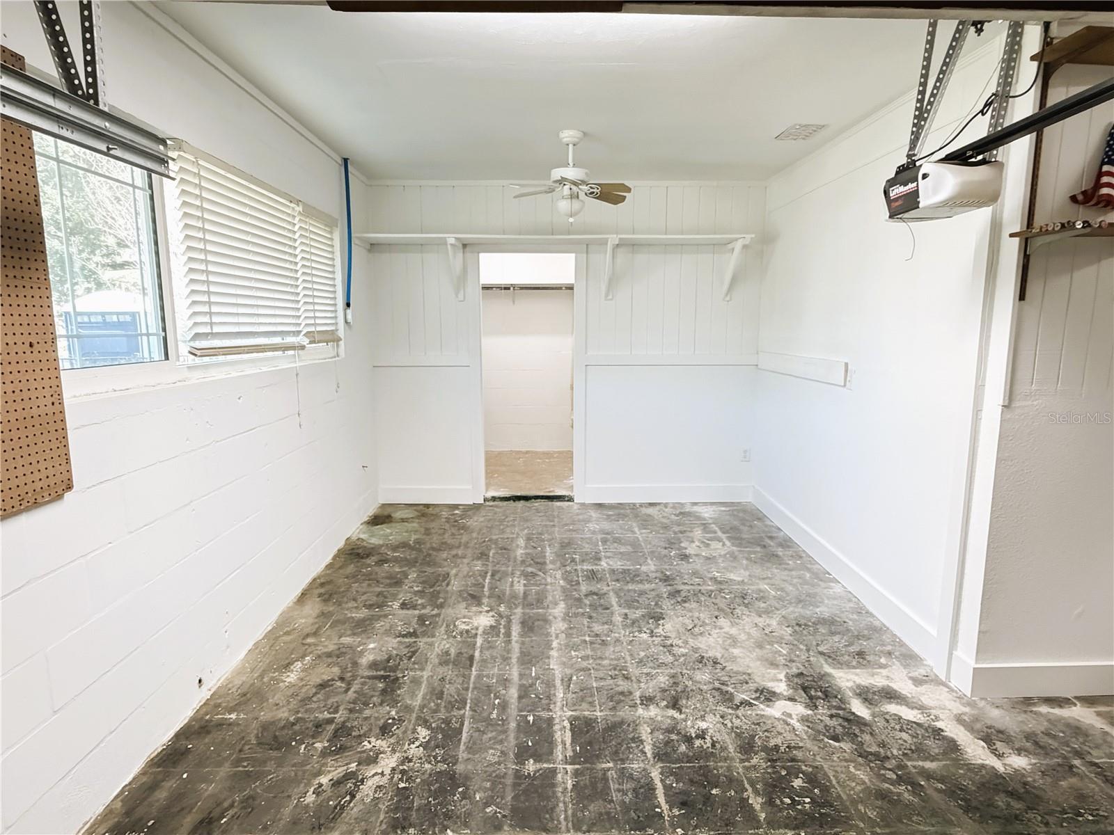 SUNSET PARK - Residential Lease