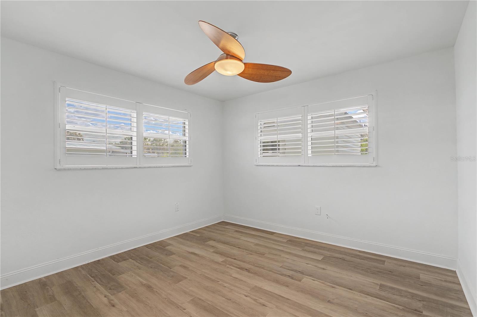 SUNCOAST 01 - Residential