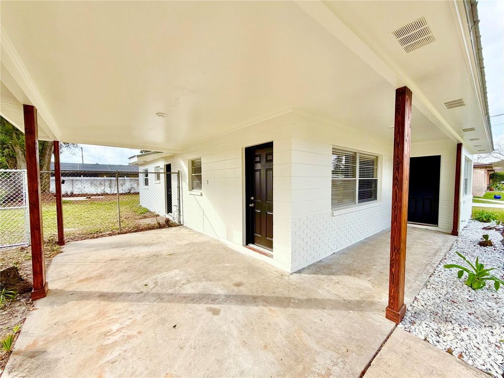 Photo of 2804 W Ohio Avenue, Tampa, FL 33607 (MLS # TB8464663)