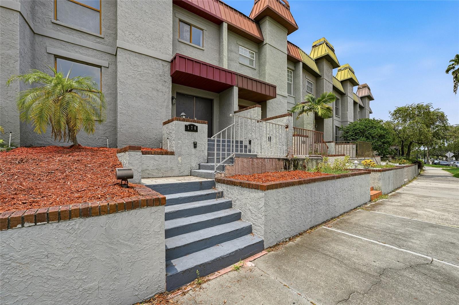 170 E DAVIS BOULEVARD