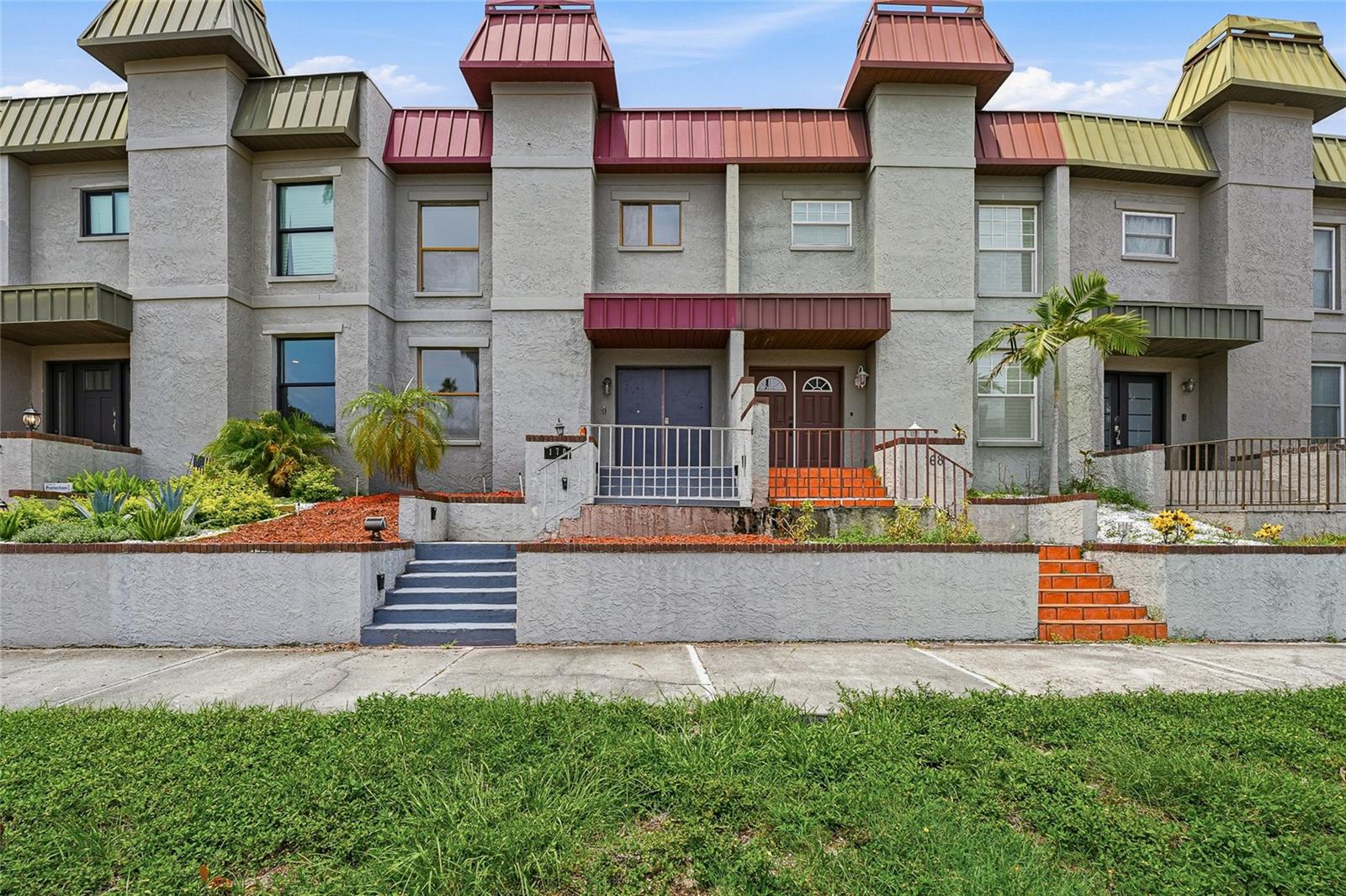 170 E DAVIS BOULEVARD