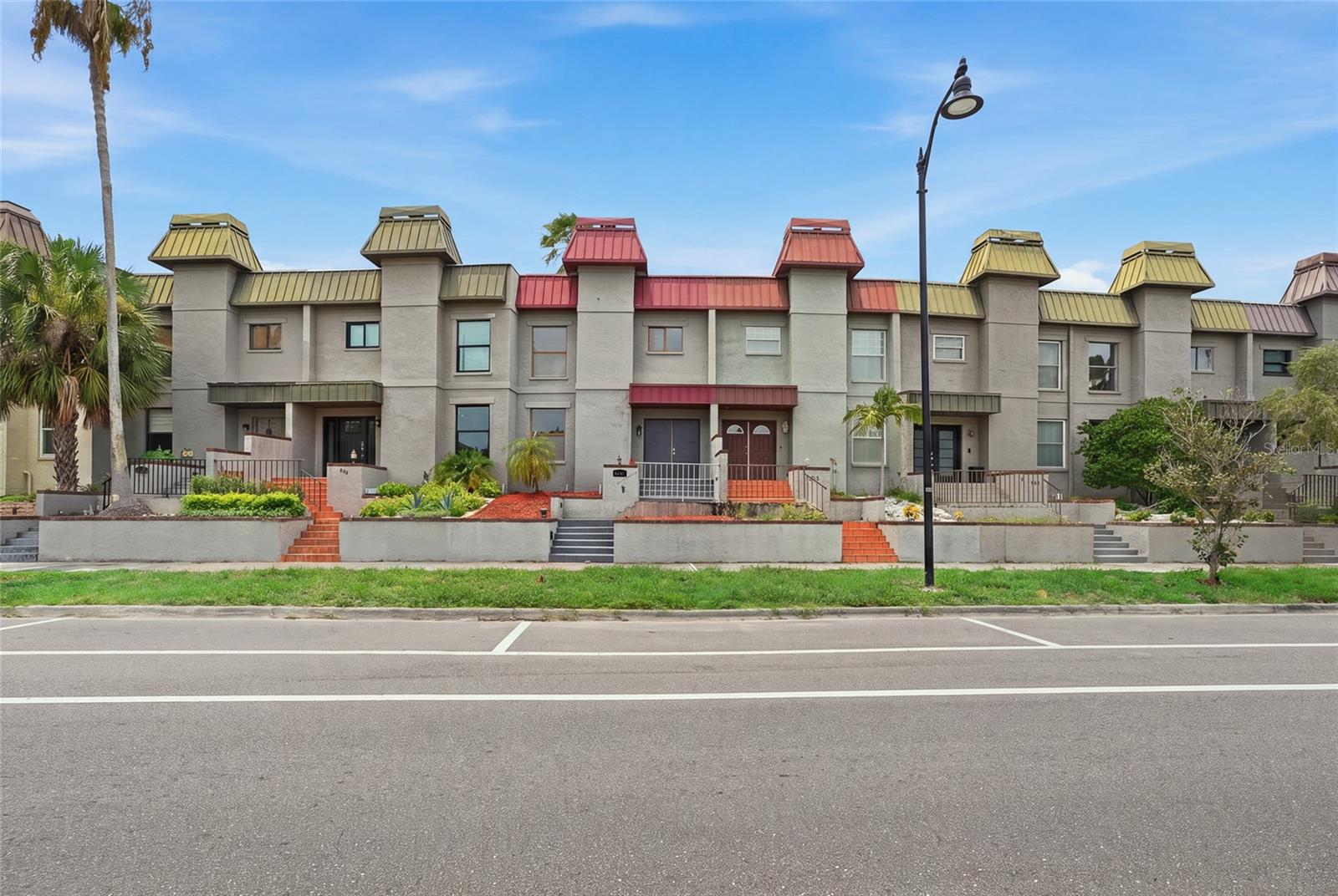 170 E DAVIS BOULEVARD
