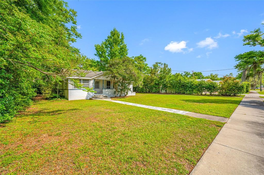 Photo of 13922 12th Street, Dade City, FL 33525 (MLS # TB8371011)