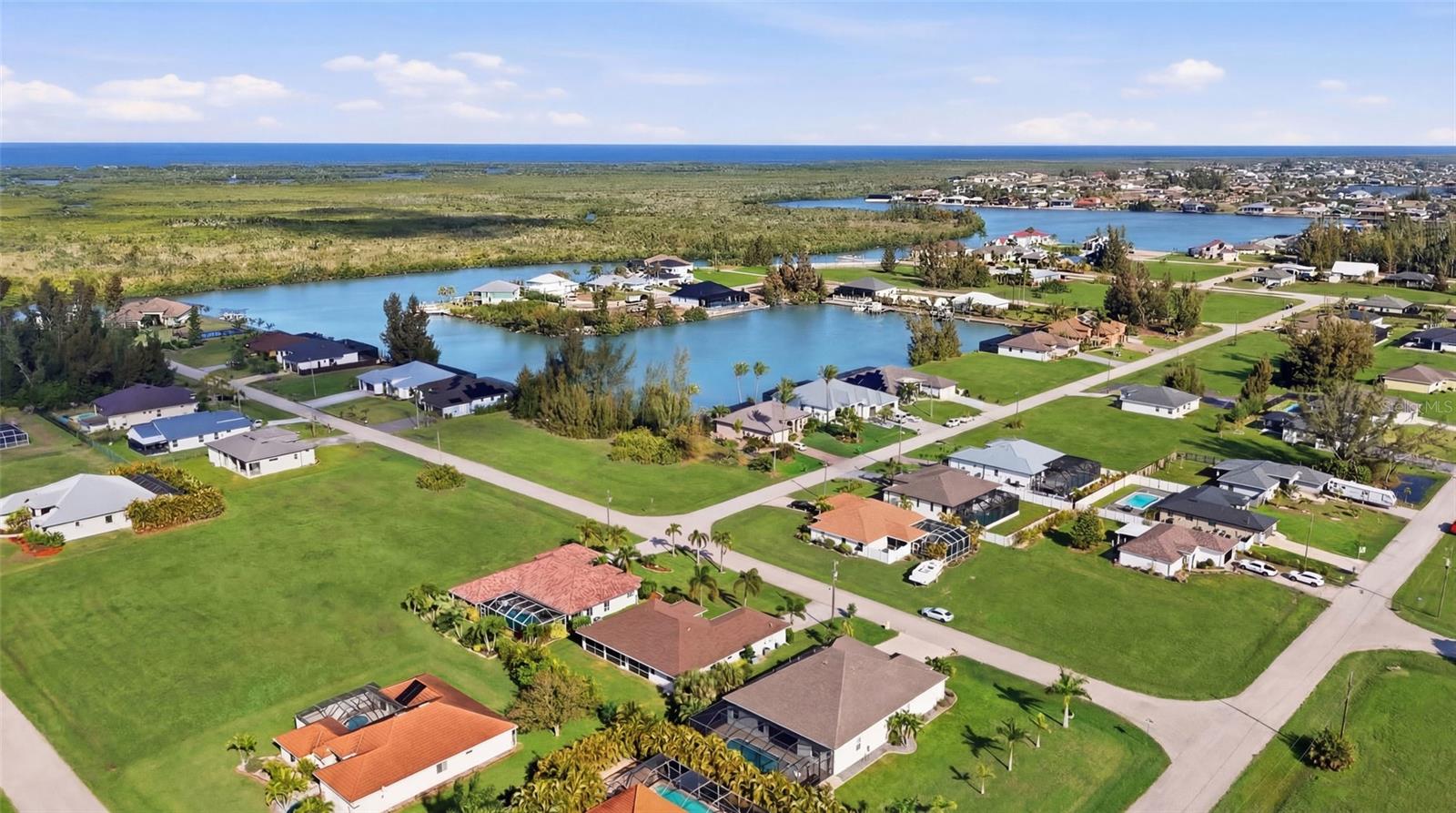 CAPE CORAL - Residential