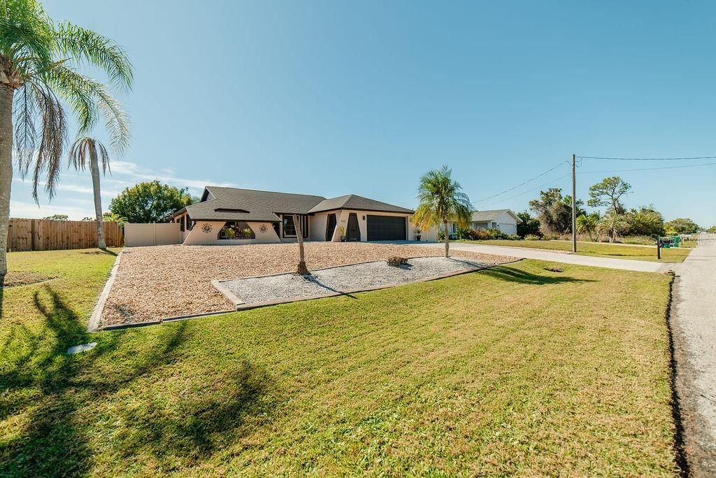 Photo of 9273 Carnation Avenue, Englewood, FL 34224 (MLS # N6142571)