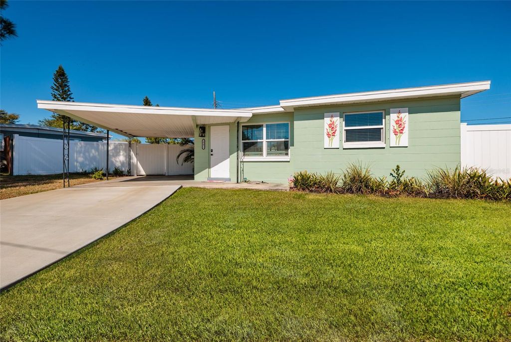 Photo of 10477 119th Avenue, Largo, FL 33773 (MLS # TB8446061)