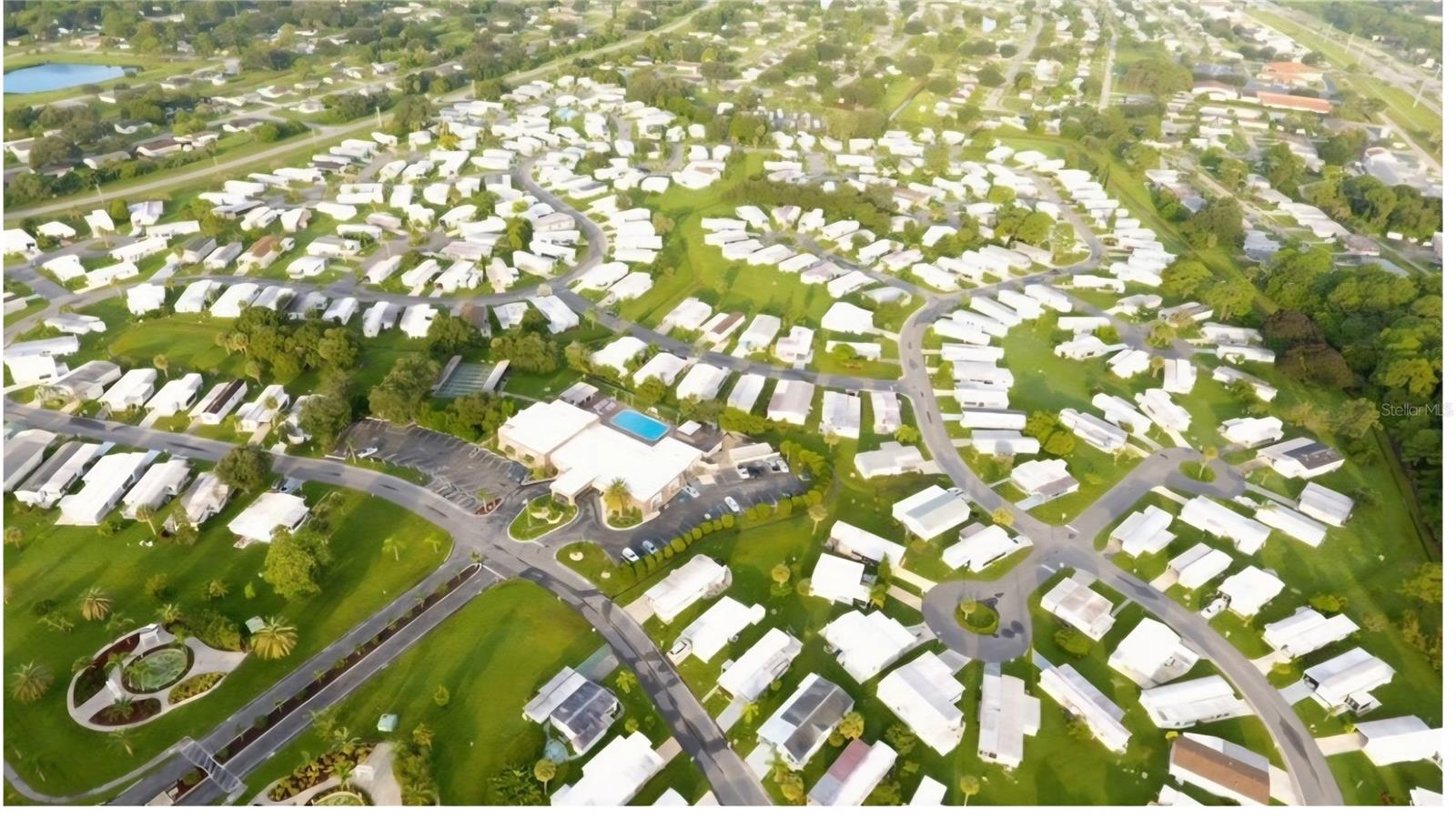 HOLIDAY PARK - Land