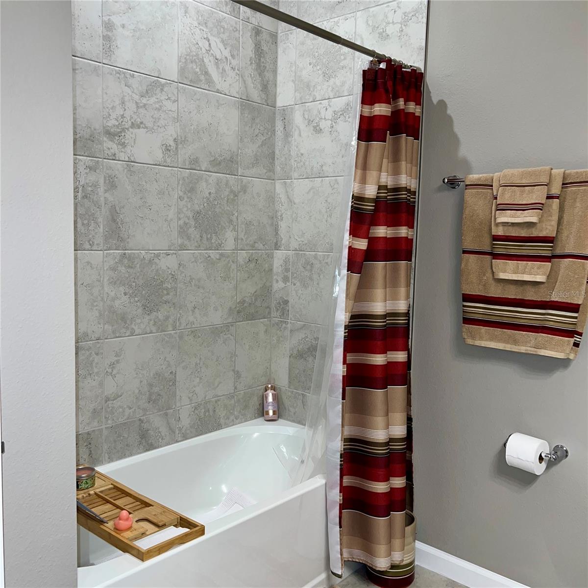 DORA LANDINGS - Residential