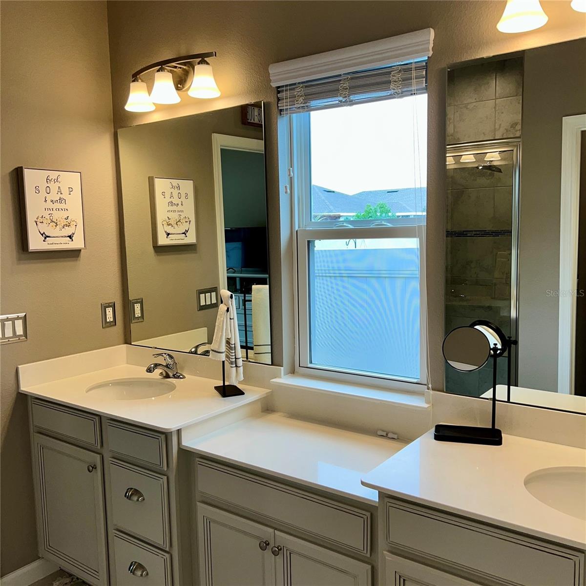 DORA LANDINGS - Residential