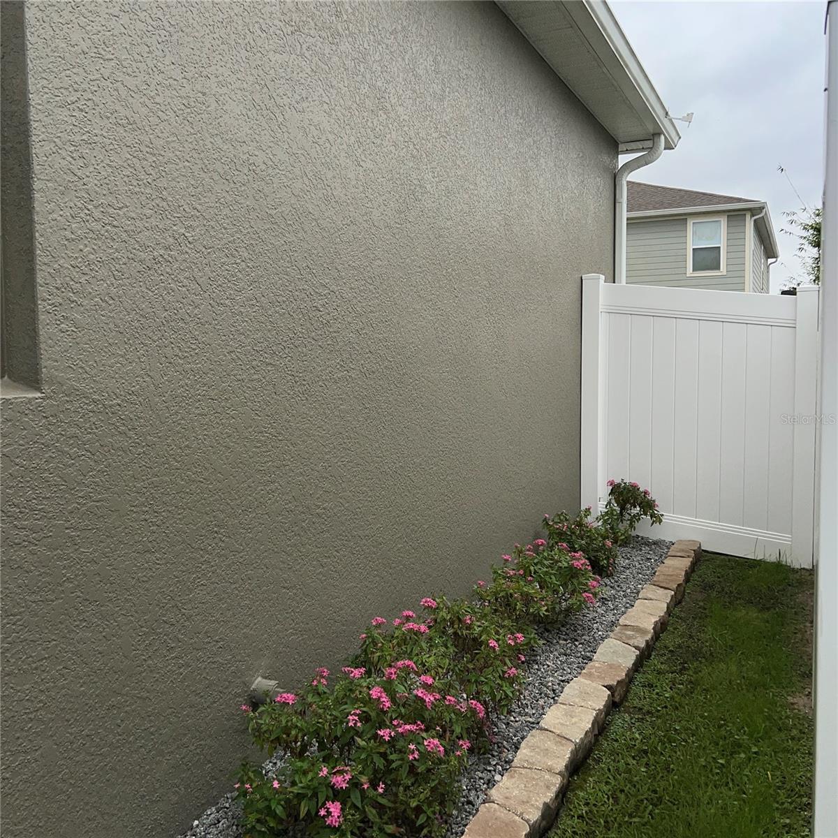 DORA LANDINGS - Residential