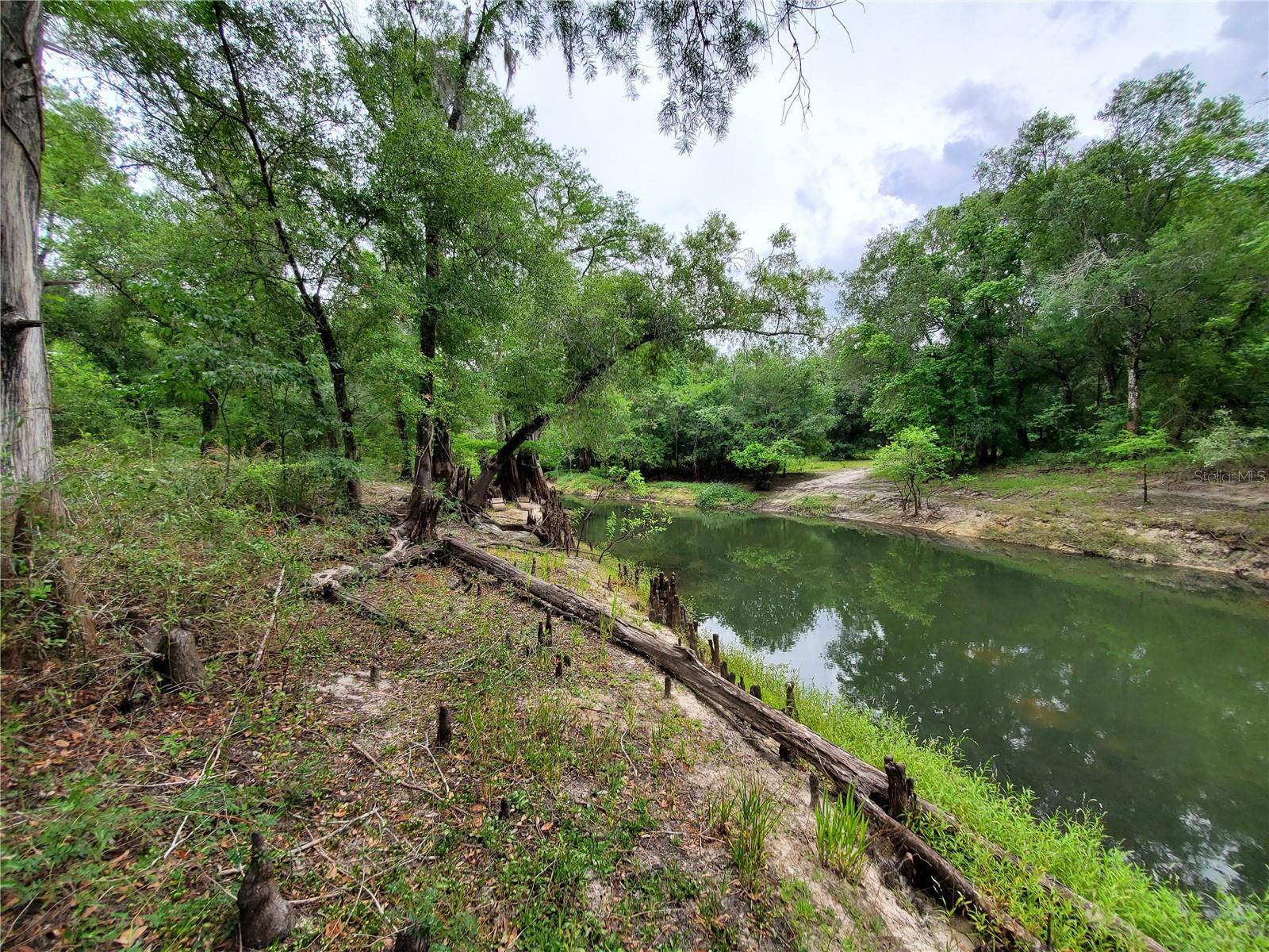 RIDGE RIVER RETREATS - Land