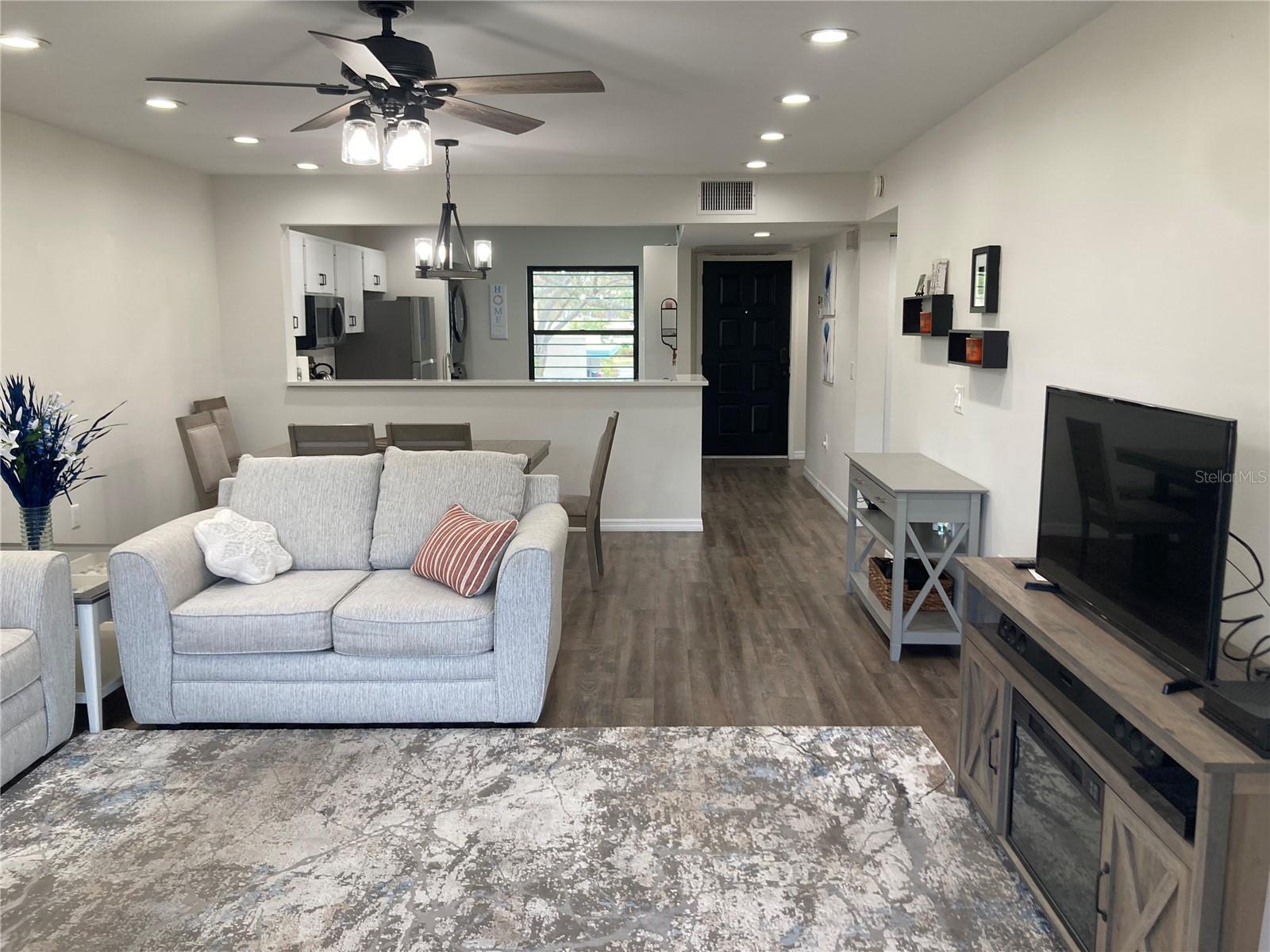 SPRING LAKES III - Residential