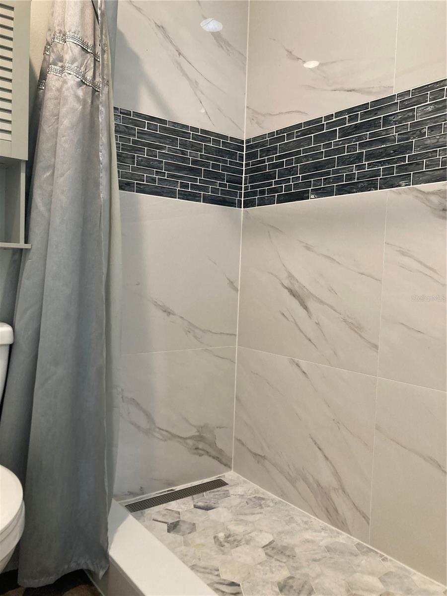 SPRING LAKES III - Residential