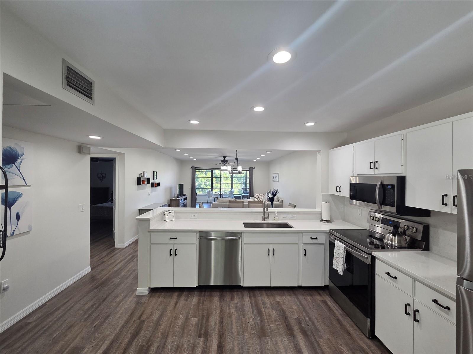 SPRING LAKES III - Residential