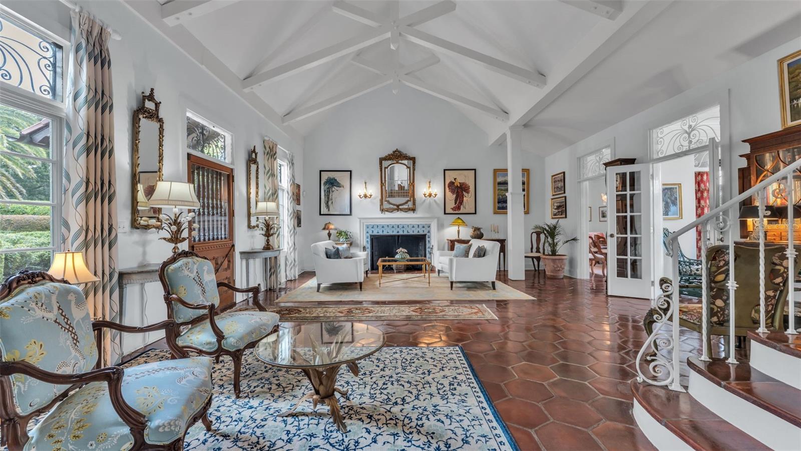 2300 N SCENIC HIGHWAY 61