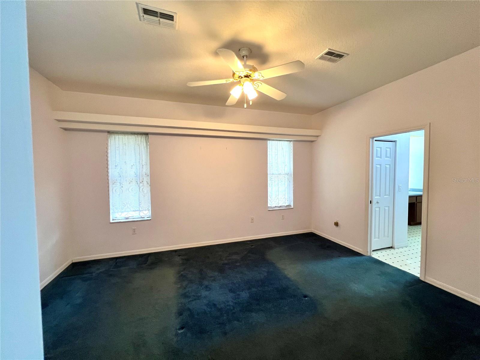 ROYAL HIGHLANDS - Residential