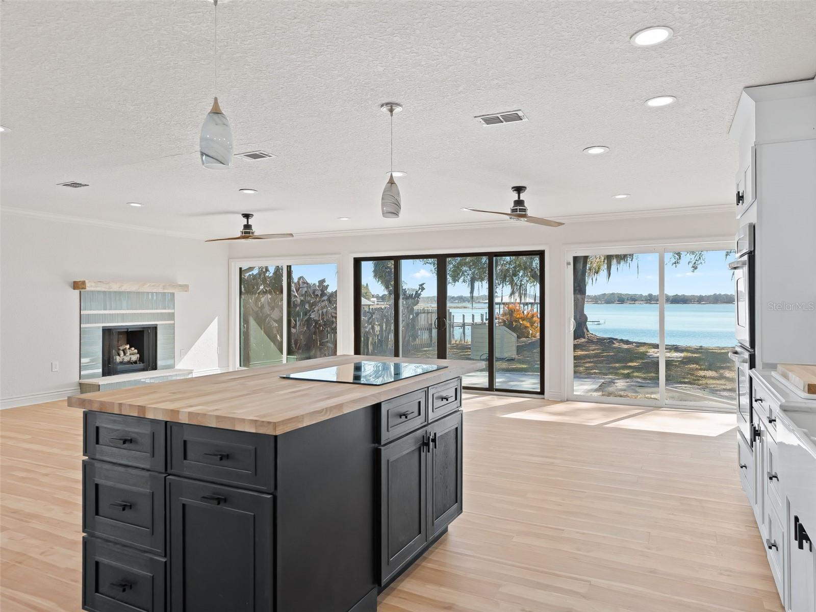 JOHNSON WALLACE E JR - Residential