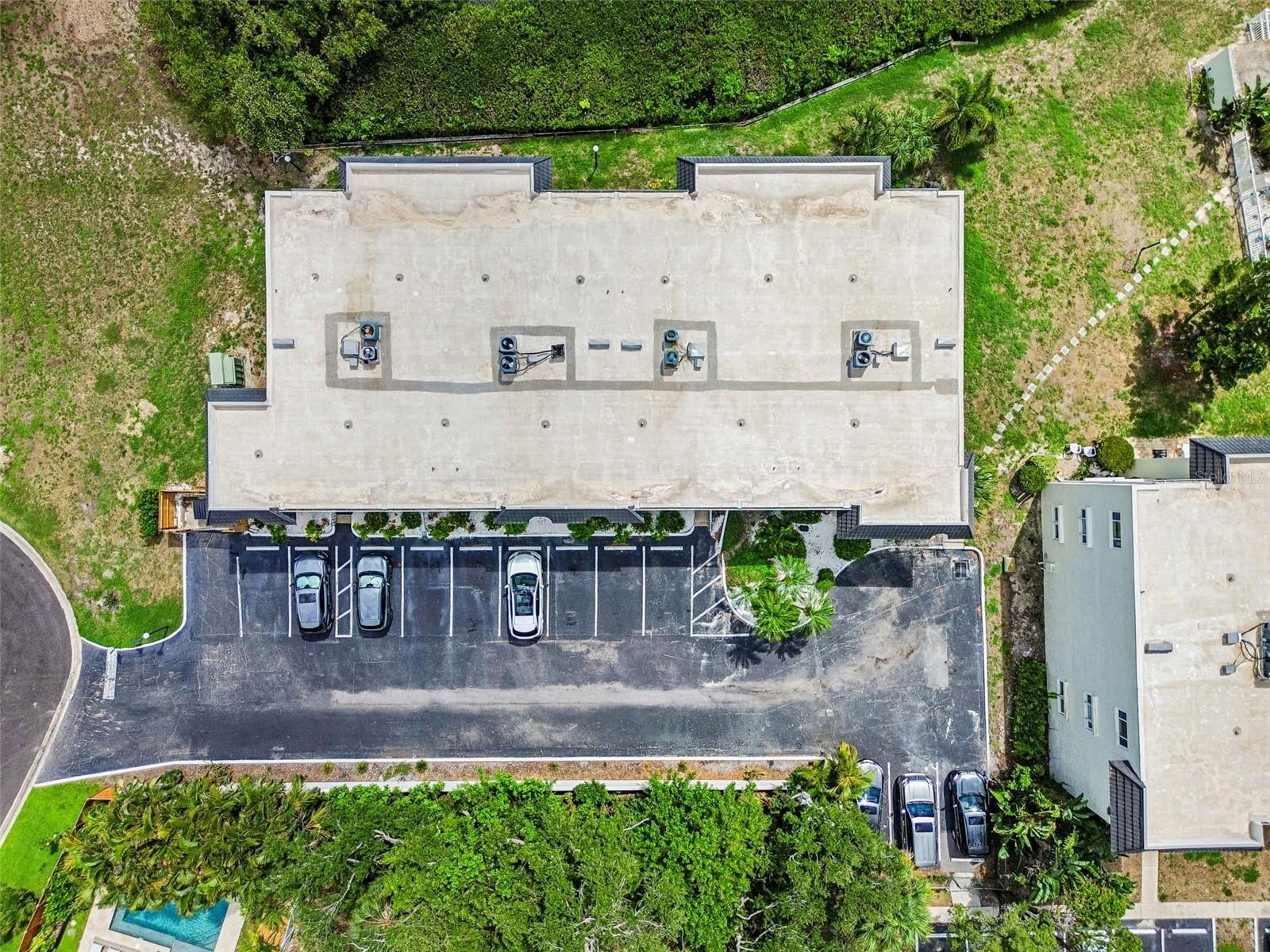 LAKE OVERLOOK APTS - Residential