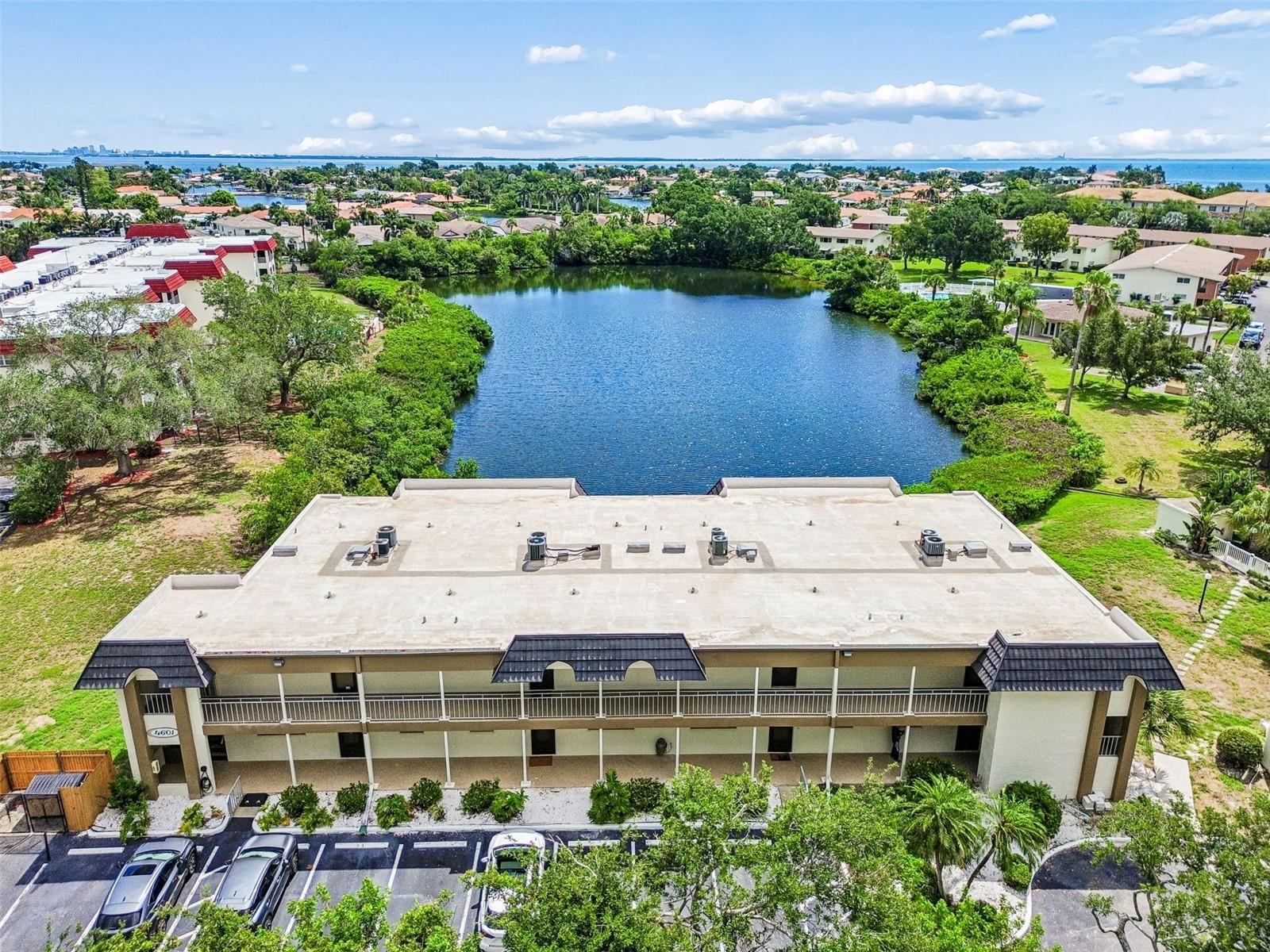 LAKE OVERLOOK APTS - Residential