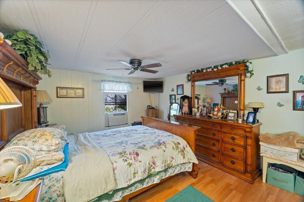 PINECREST - Residential