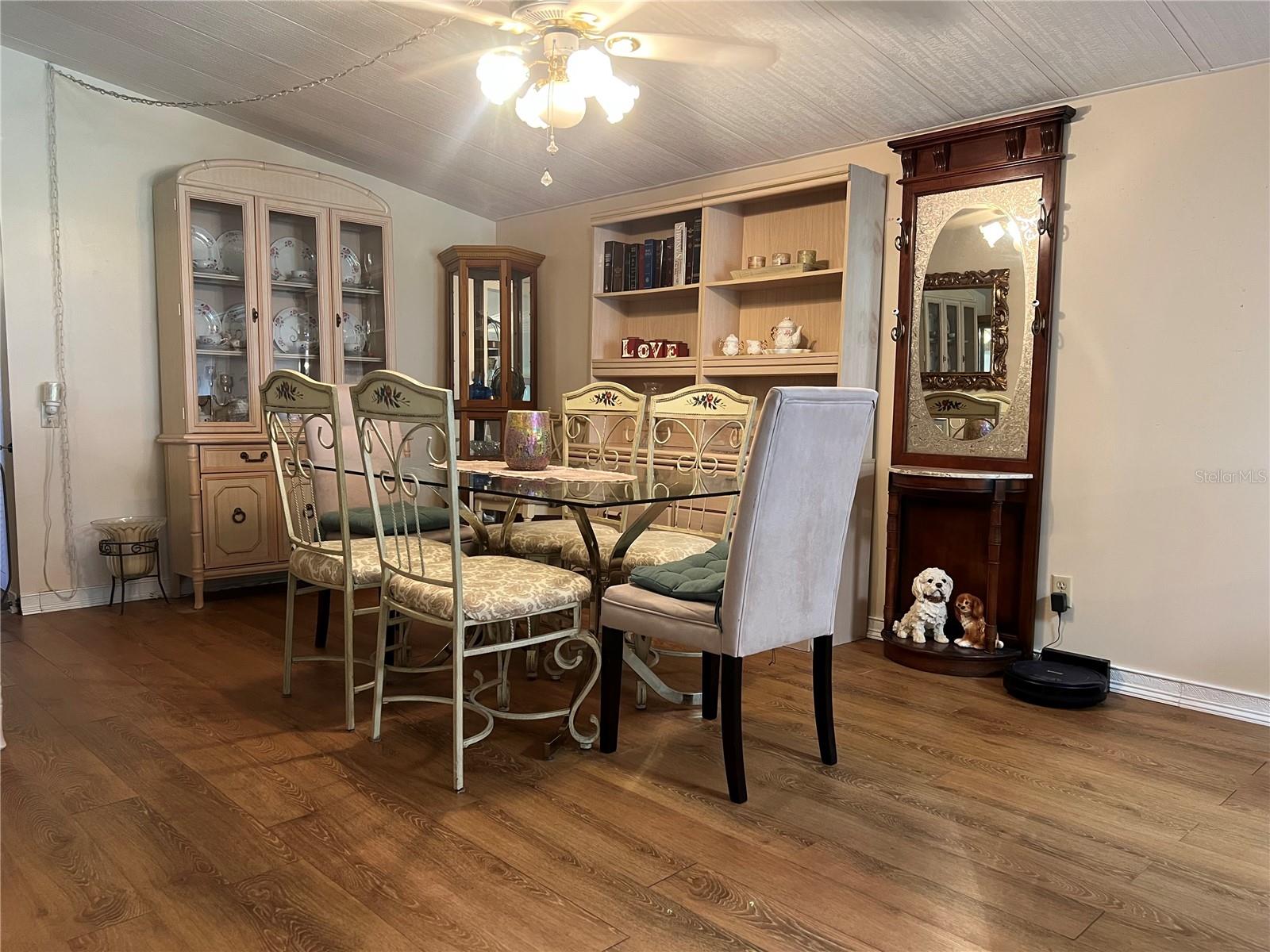 PINECREST - Residential