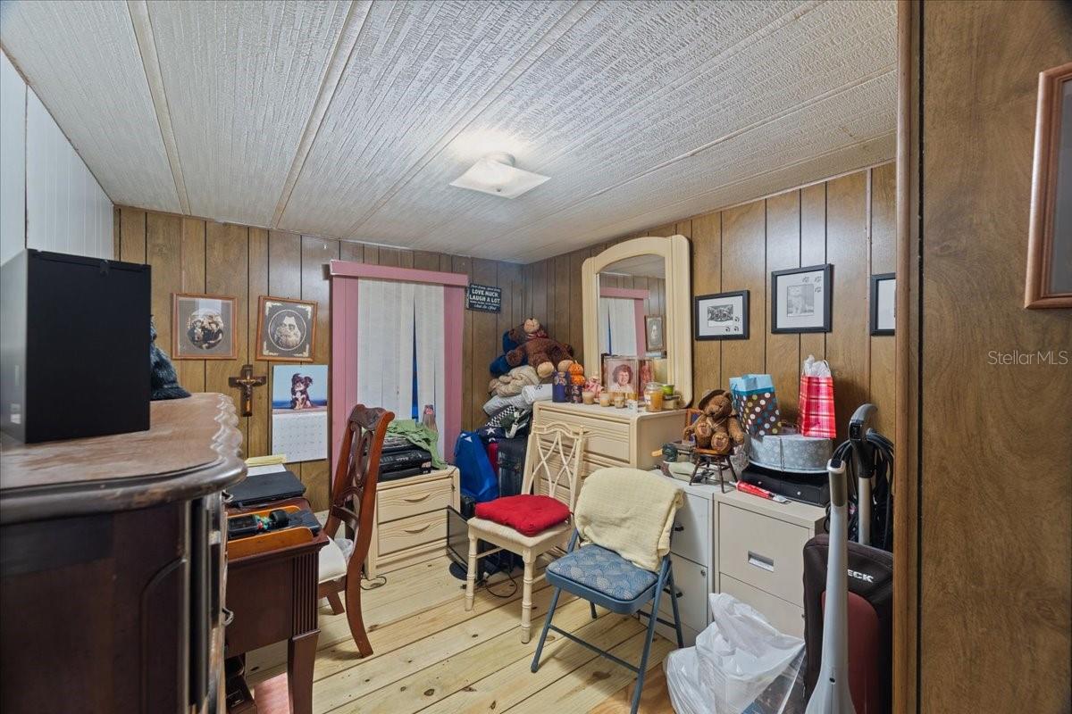 PINECREST - Residential