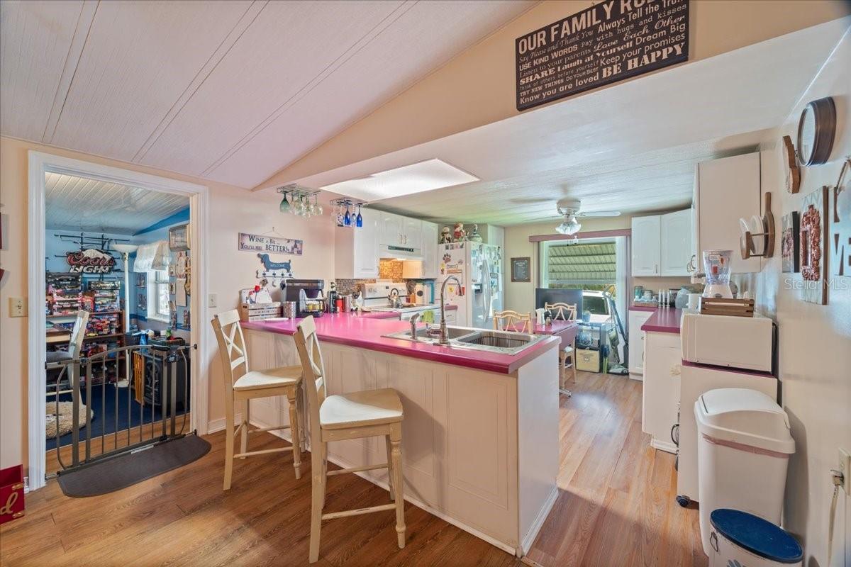 PINECREST - Residential