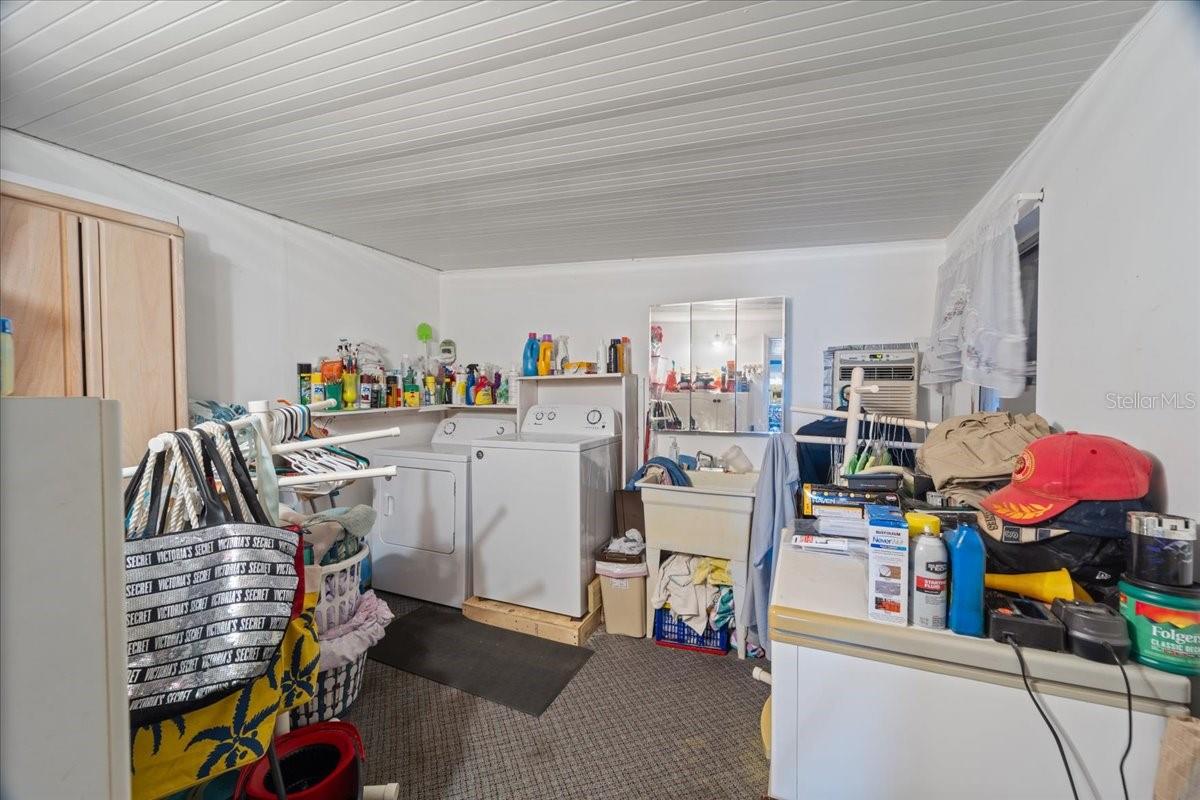 PINECREST - Residential