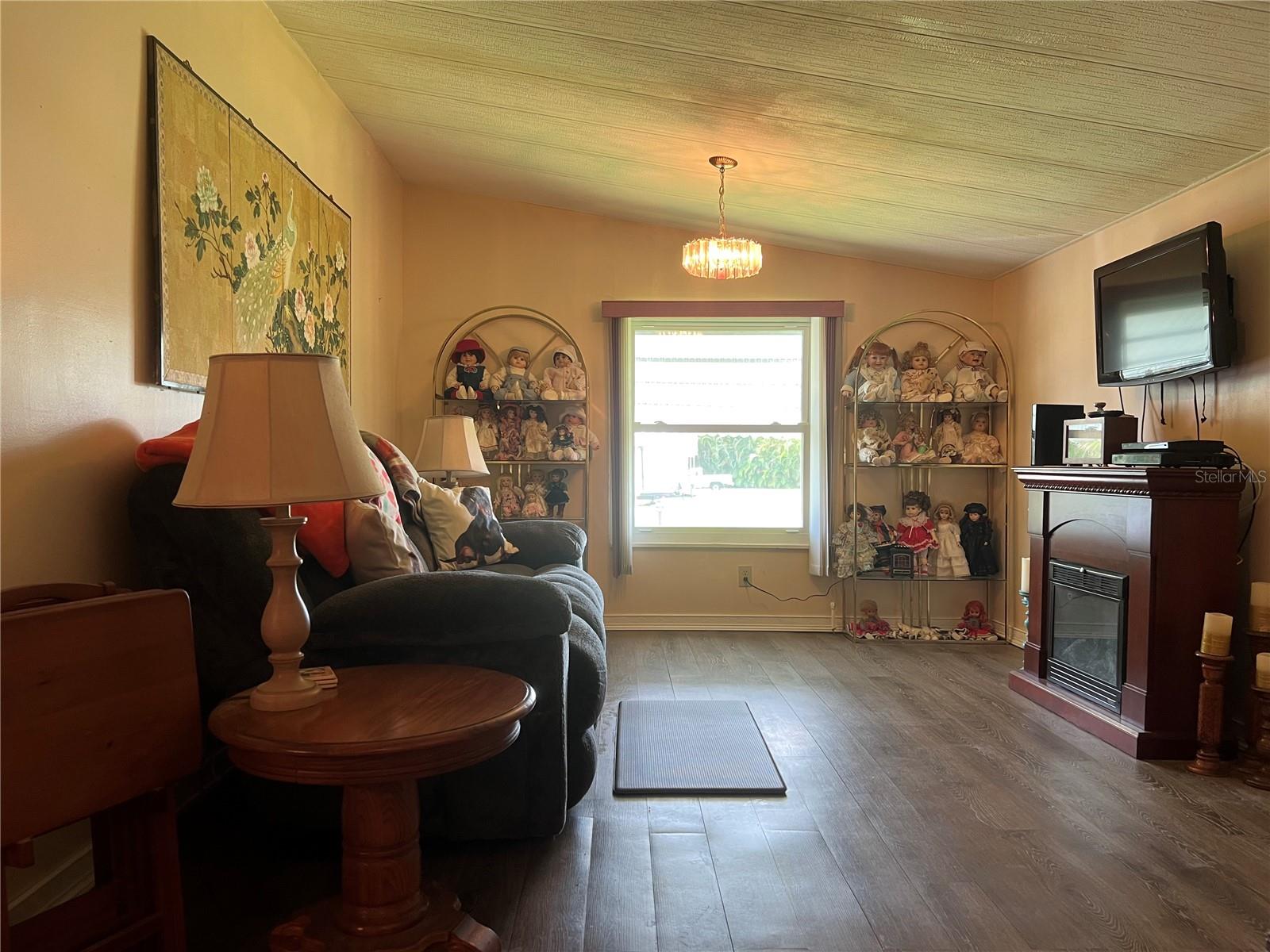 PINECREST - Residential