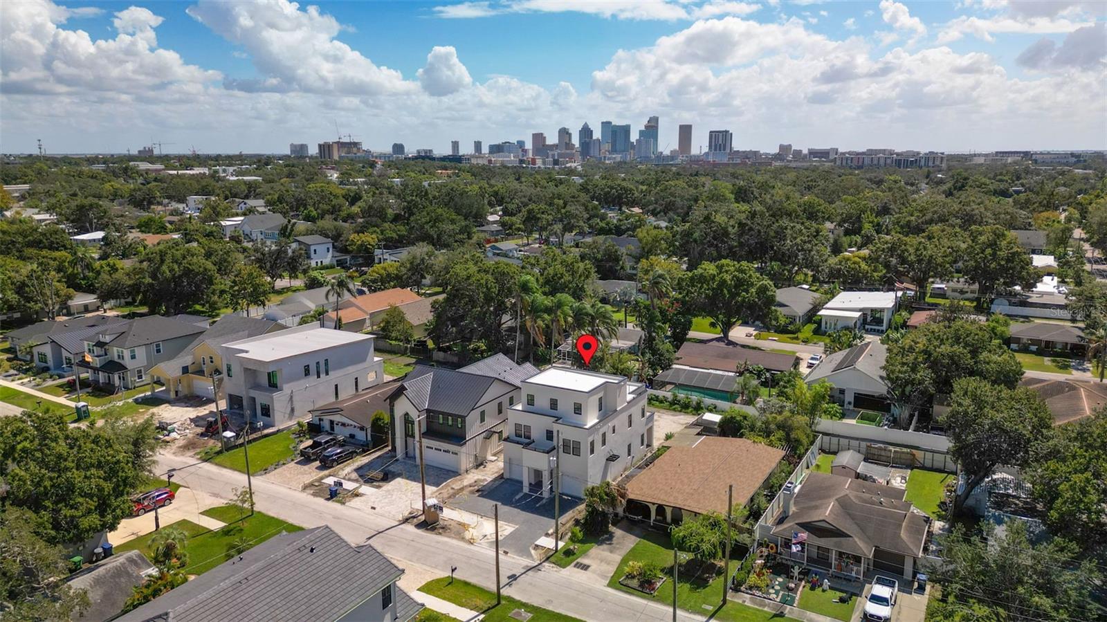 SUBURB ROYAL - Residential