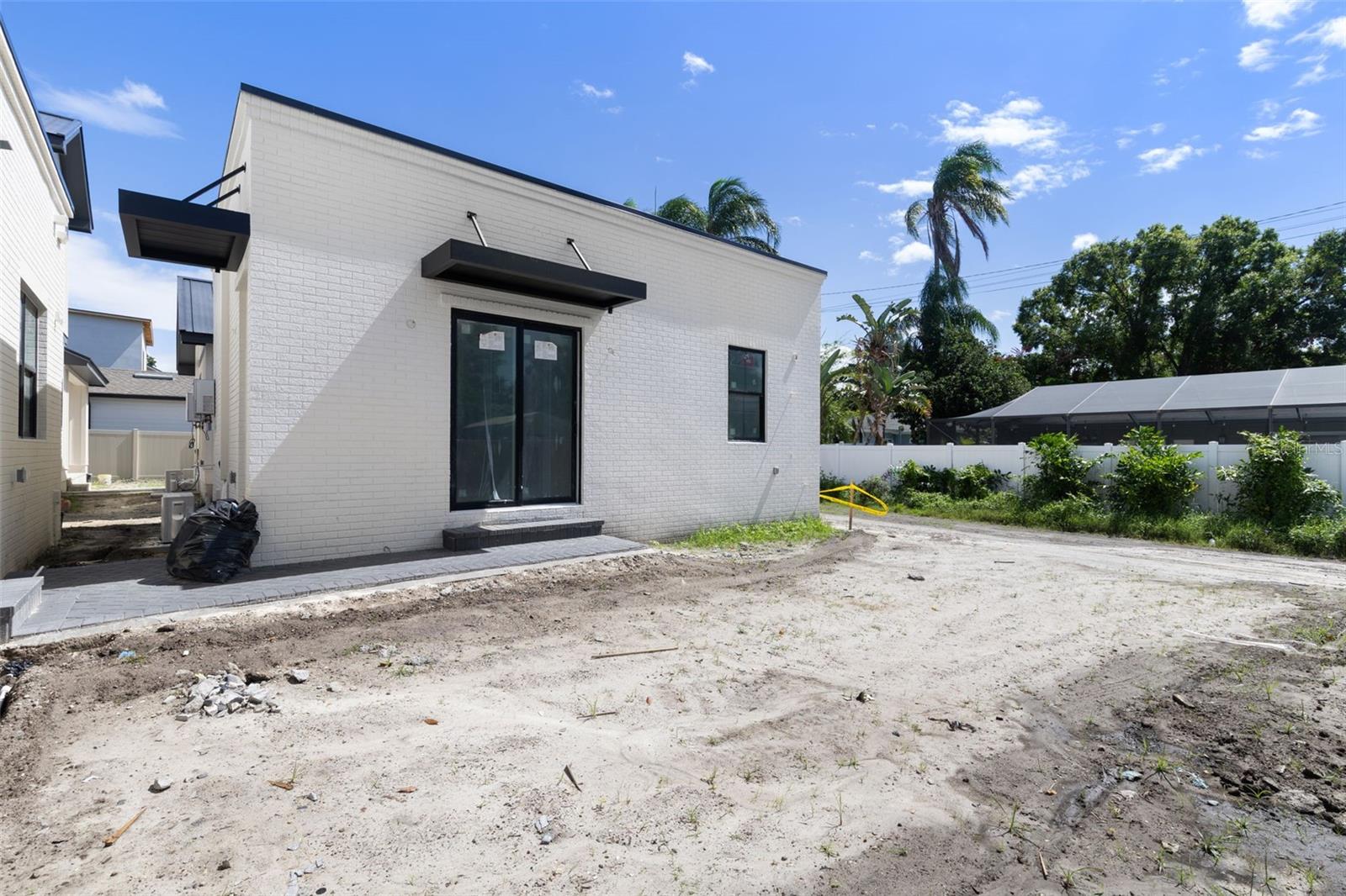 SUBURB ROYAL - Residential