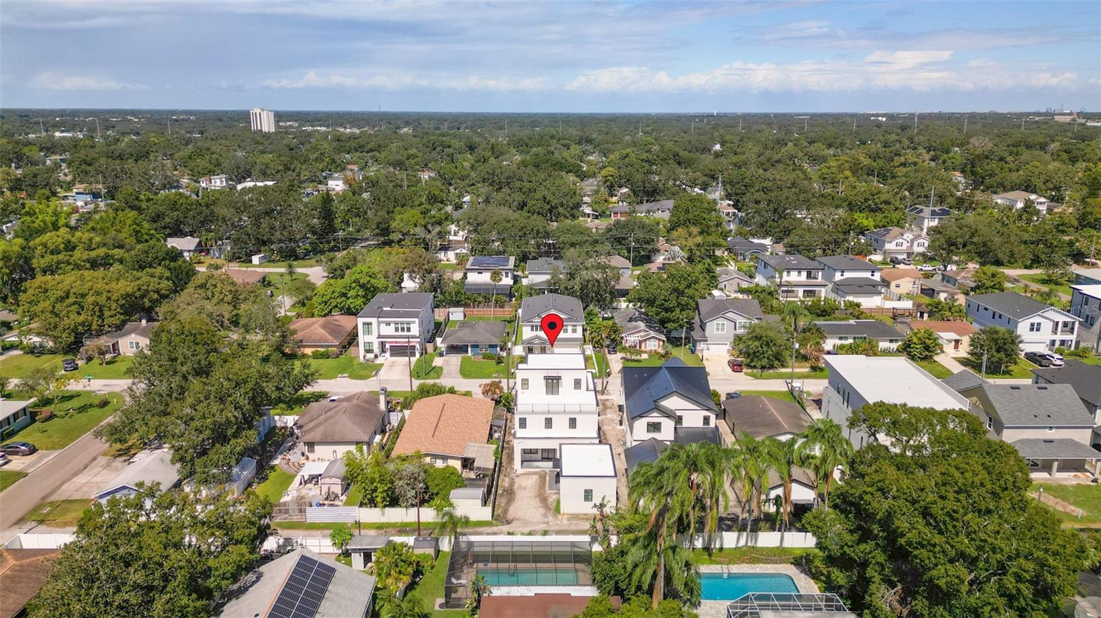 SUBURB ROYAL - Residential