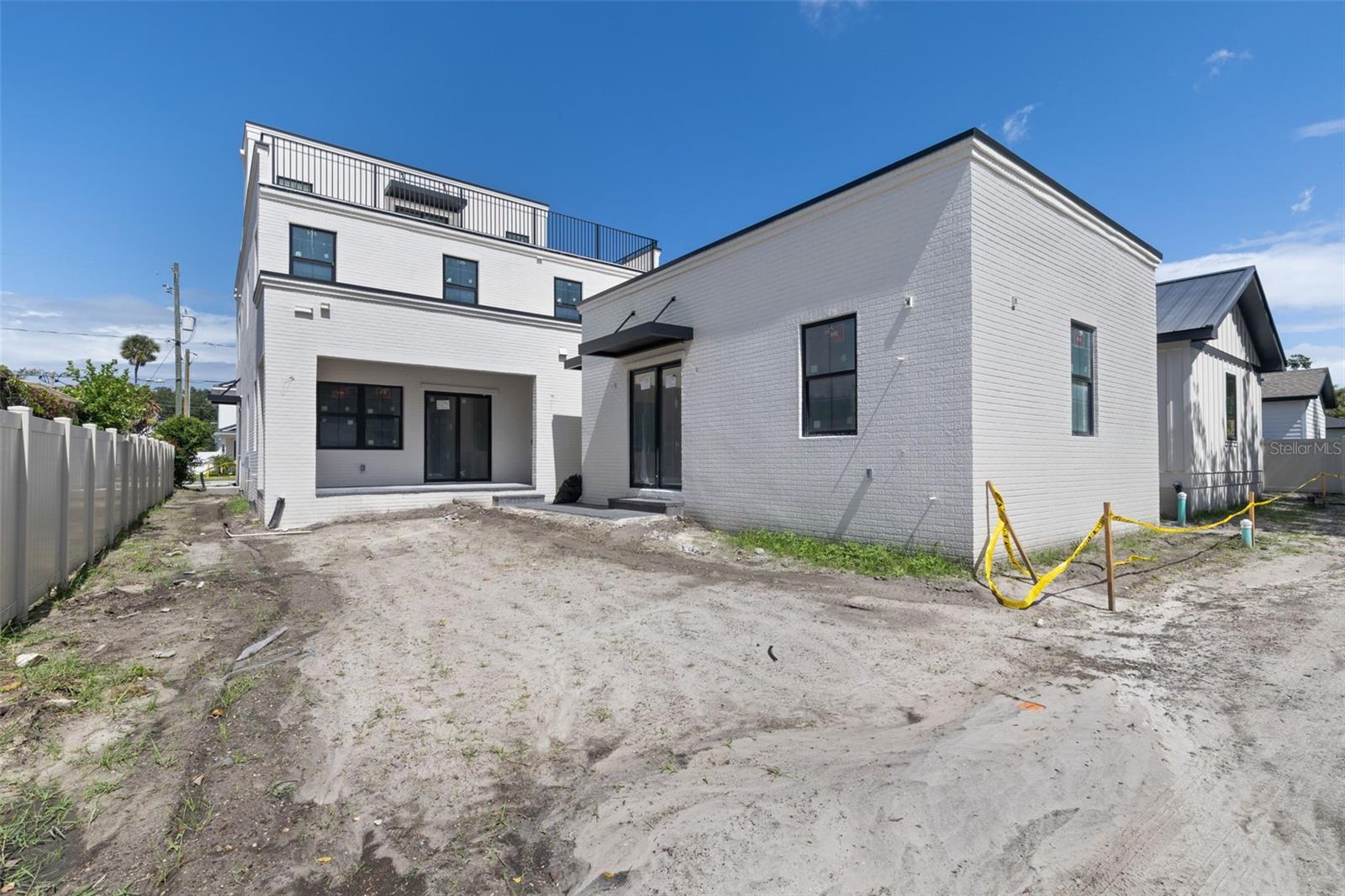 SUBURB ROYAL - Residential