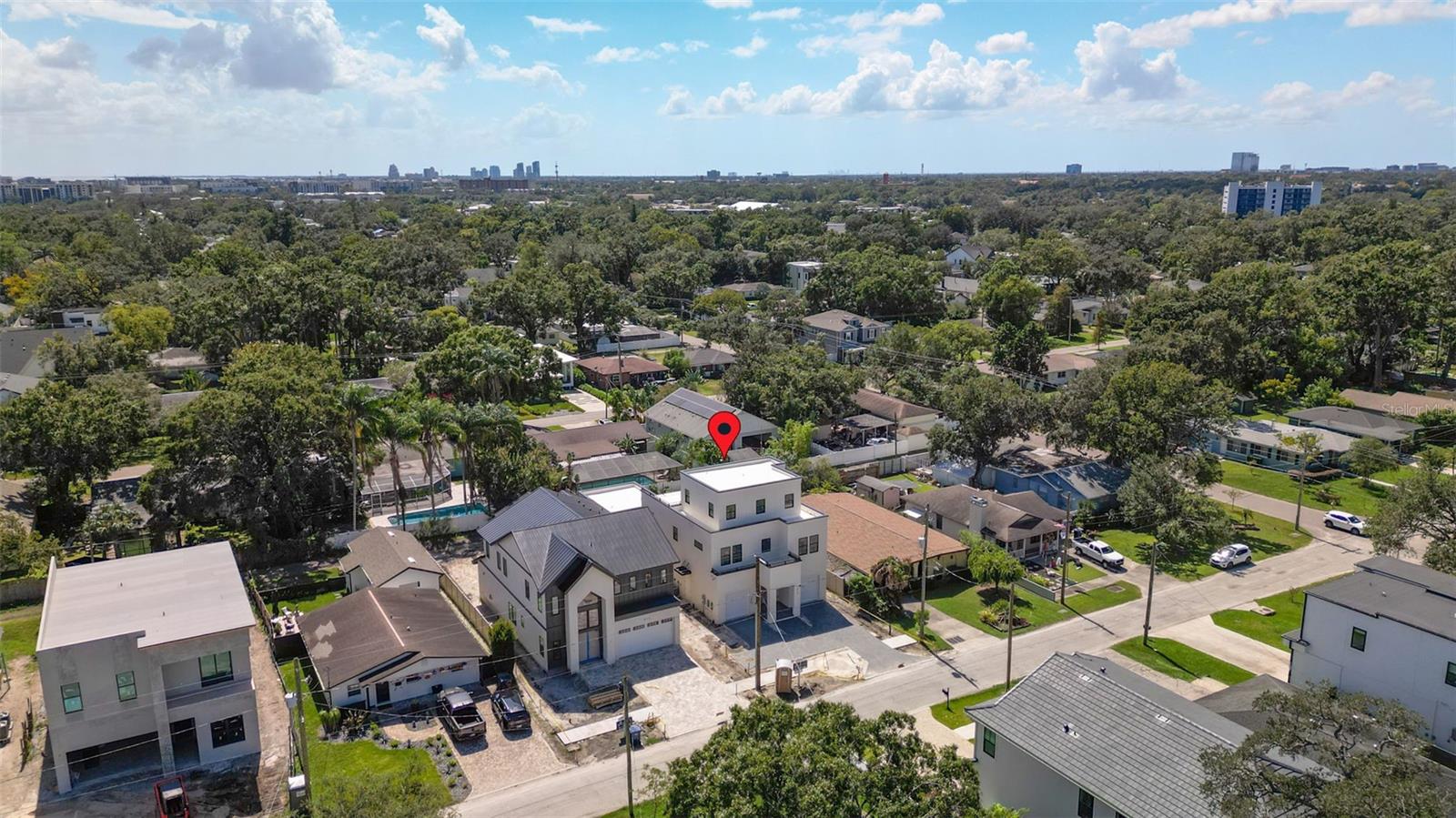 SUBURB ROYAL - Residential