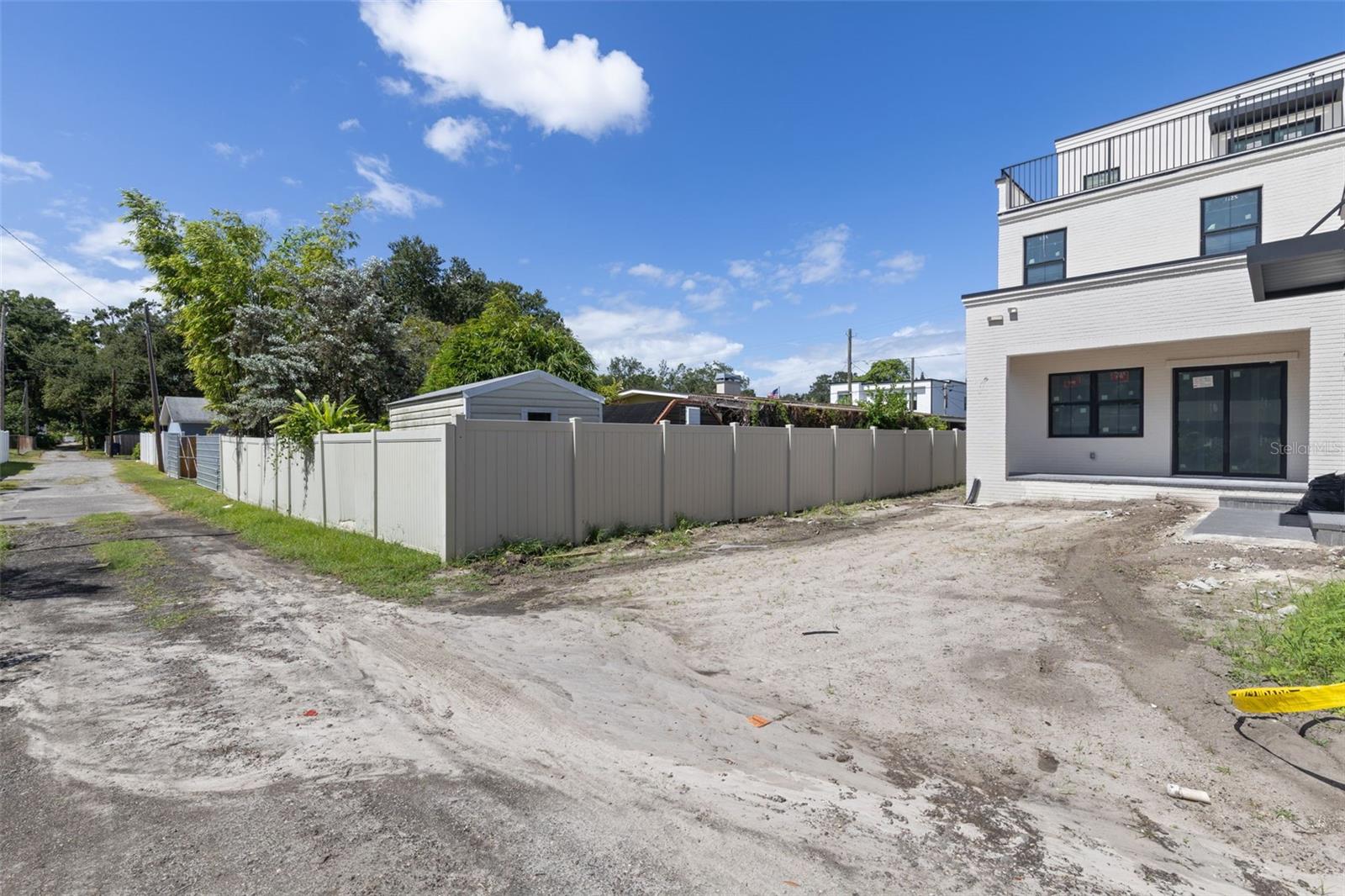 SUBURB ROYAL - Residential