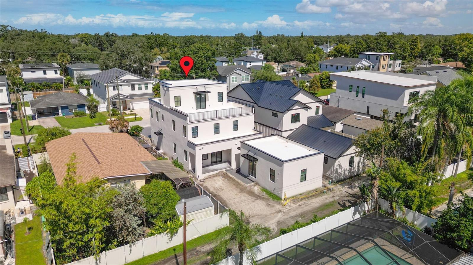 SUBURB ROYAL - Residential